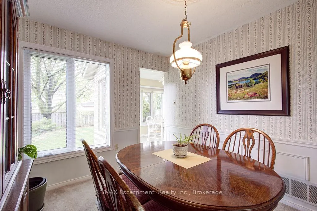 Photo 12 of 794 Hawkins Crescent, Burlington, Brant — HOMEH