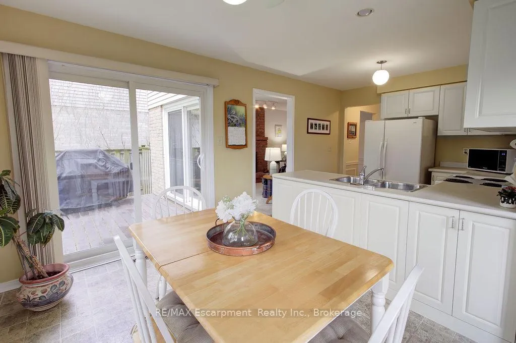 Photo 13 of 794 Hawkins Crescent, Burlington, Brant — HOMEH