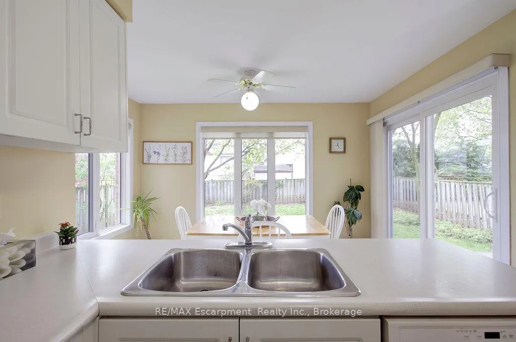 Photo 17 of 794 Hawkins Crescent, Burlington, Brant — HOMEH