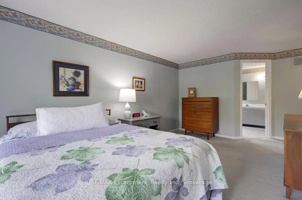 Photo 30 of 794 Hawkins Crescent, Burlington, Brant — HOMEH