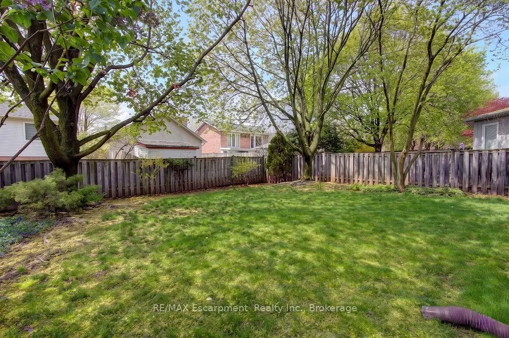 Photo 41 of 794 Hawkins Crescent, Burlington, Brant — HOMEH