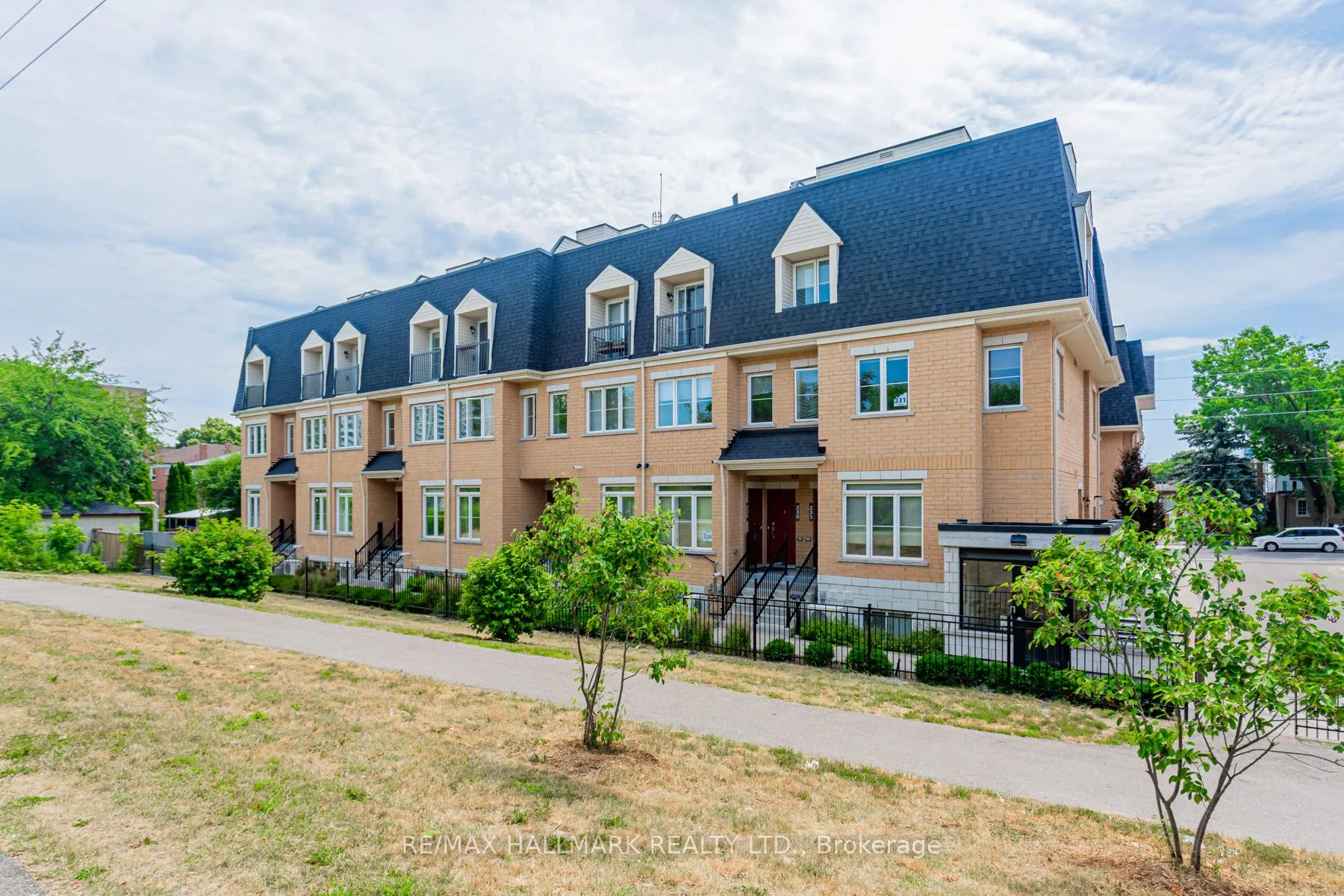 Front of Unit 224, 380 Hopewell Avenue