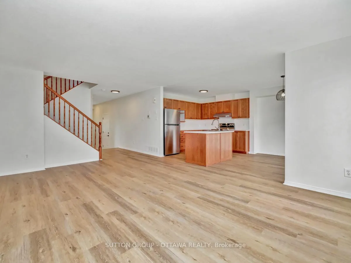 Photo 5 of 119 Whitewater Street, Ottawa, Barrhaven - Strandherd — HOMEH