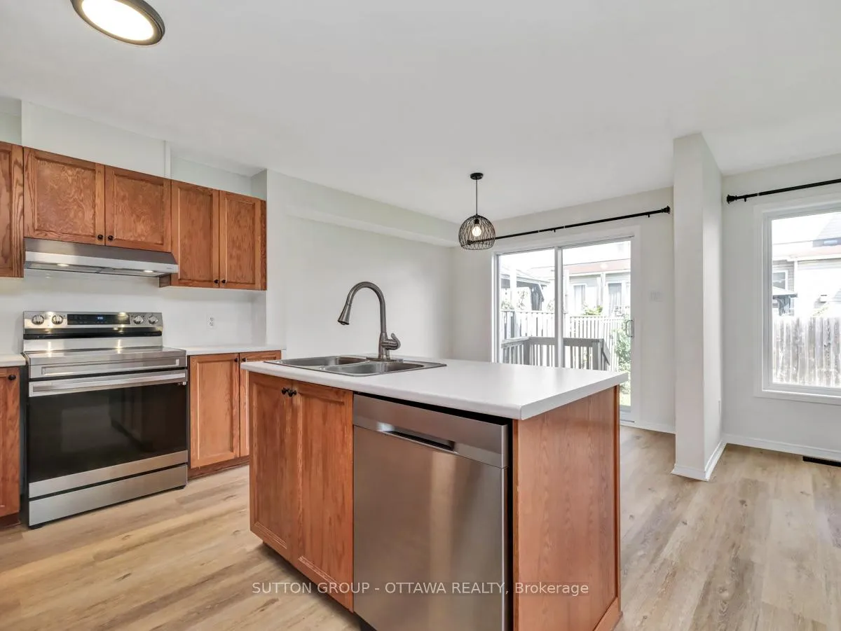 Photo 11 of 119 Whitewater Street, Ottawa, Barrhaven - Strandherd — HOMEH