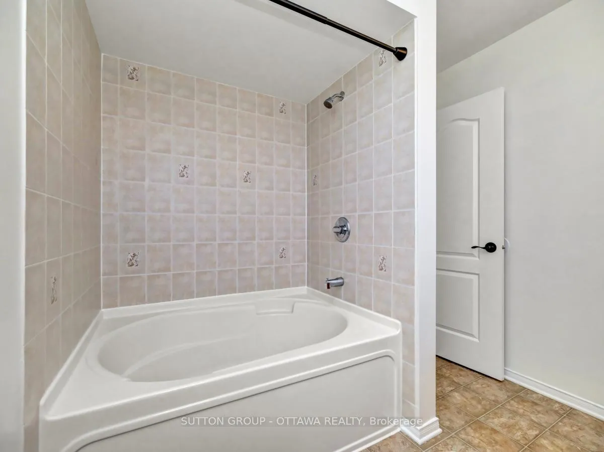 Photo 19 of 119 Whitewater Street, Ottawa, Barrhaven - Strandherd — HOMEH