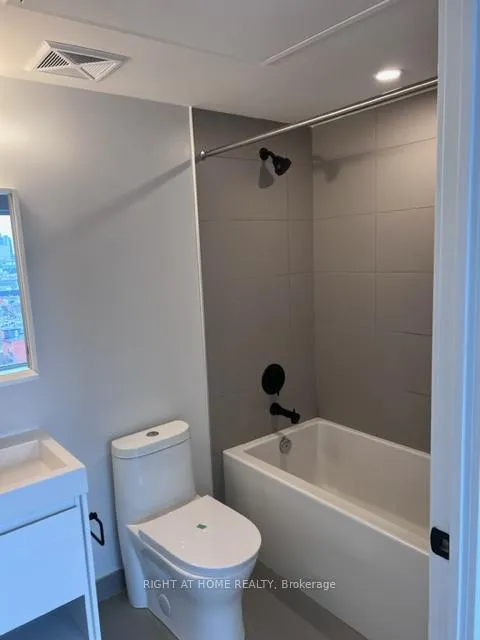 Photo 18 of Unit 1302, 2 Augusta Avenue, Toronto, Waterfront Communities — HOMEH
