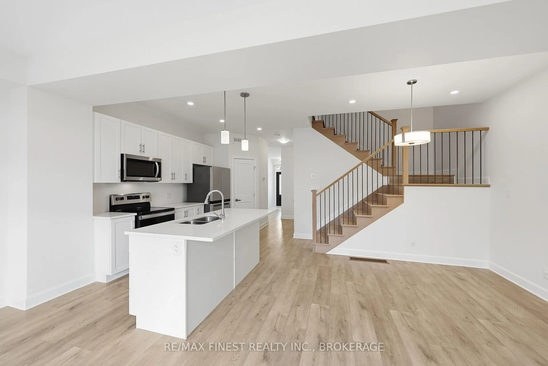 Photo 7 of 1417 Summer Street, Kingston, Kingston East (Incl Barret Crt) — HOMEH