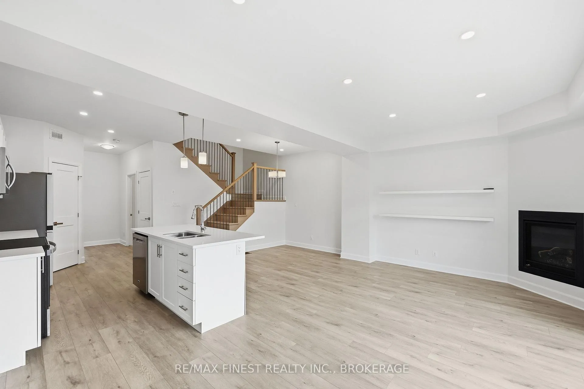 Photo 9 of 1417 Summer Street, Kingston, Kingston East (Incl Barret Crt) — HOMEH
