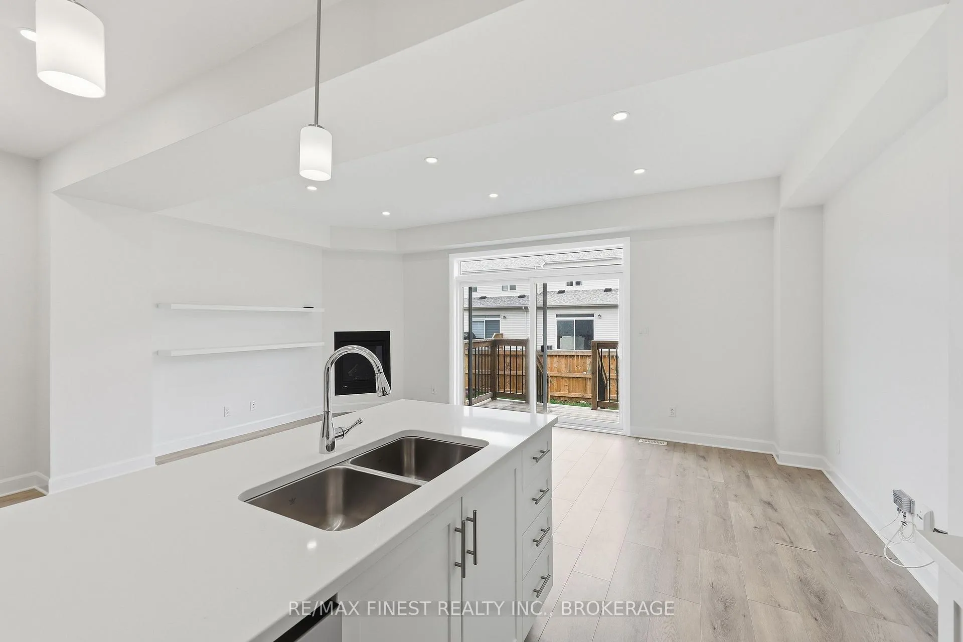 Photo 14 of 1417 Summer Street, Kingston, Kingston East (Incl Barret Crt) — HOMEH