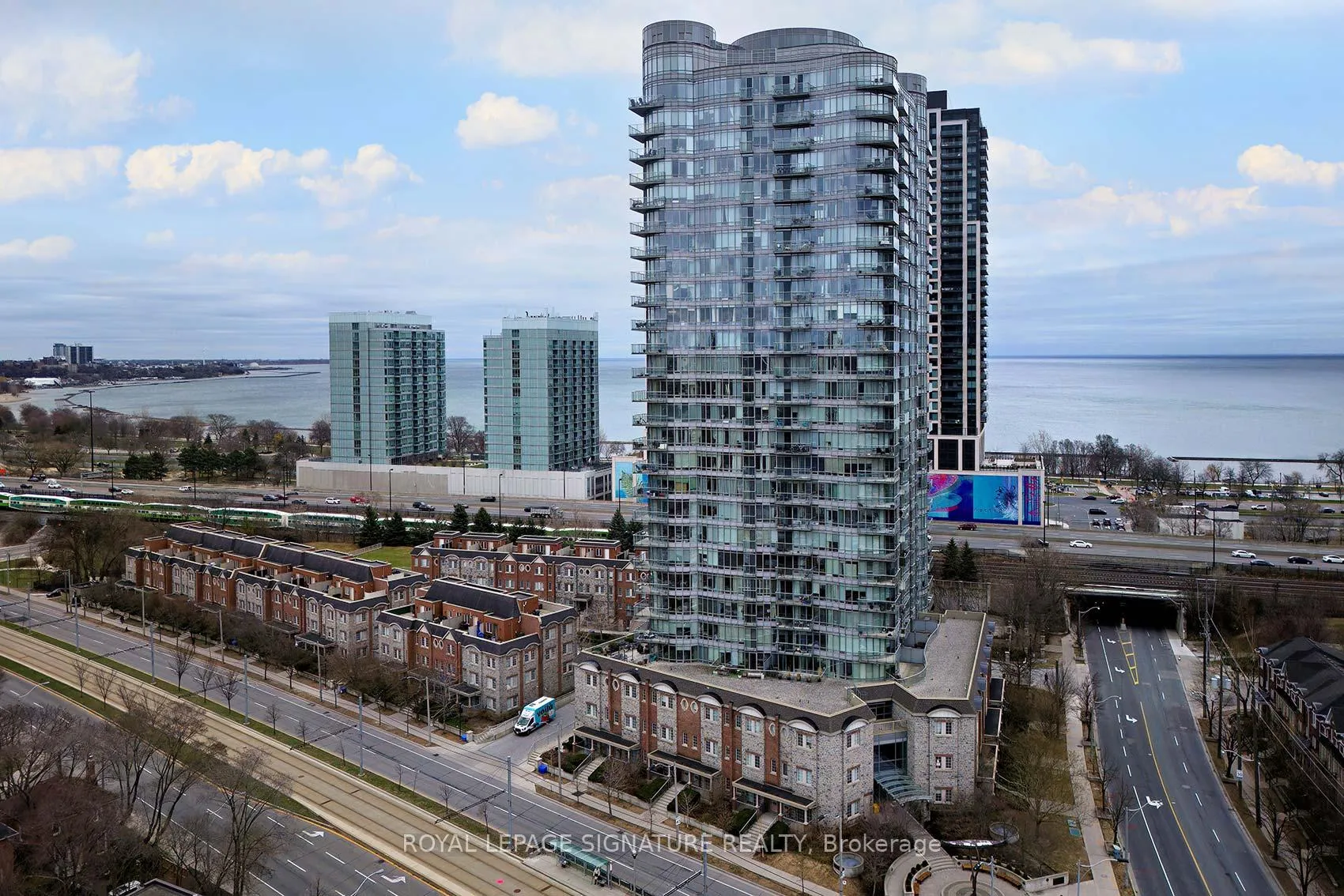 Photo 1 of Unit 1803, 15 Windermere Avenue, Toronto, High Park-Swansea — HOMEH