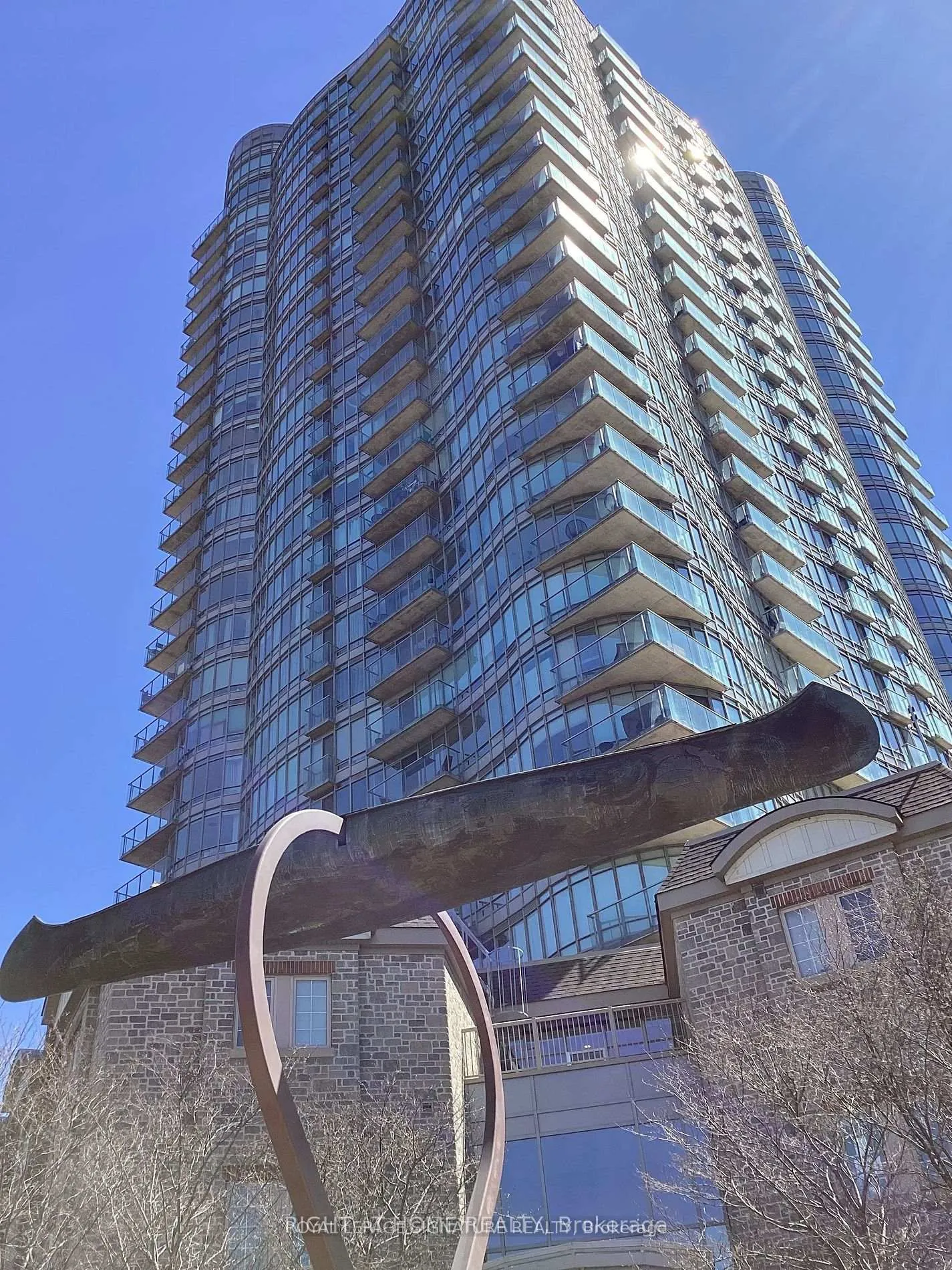 Photo 2 of Unit 1803, 15 Windermere Avenue, Toronto, High Park-Swansea — HOMEH
