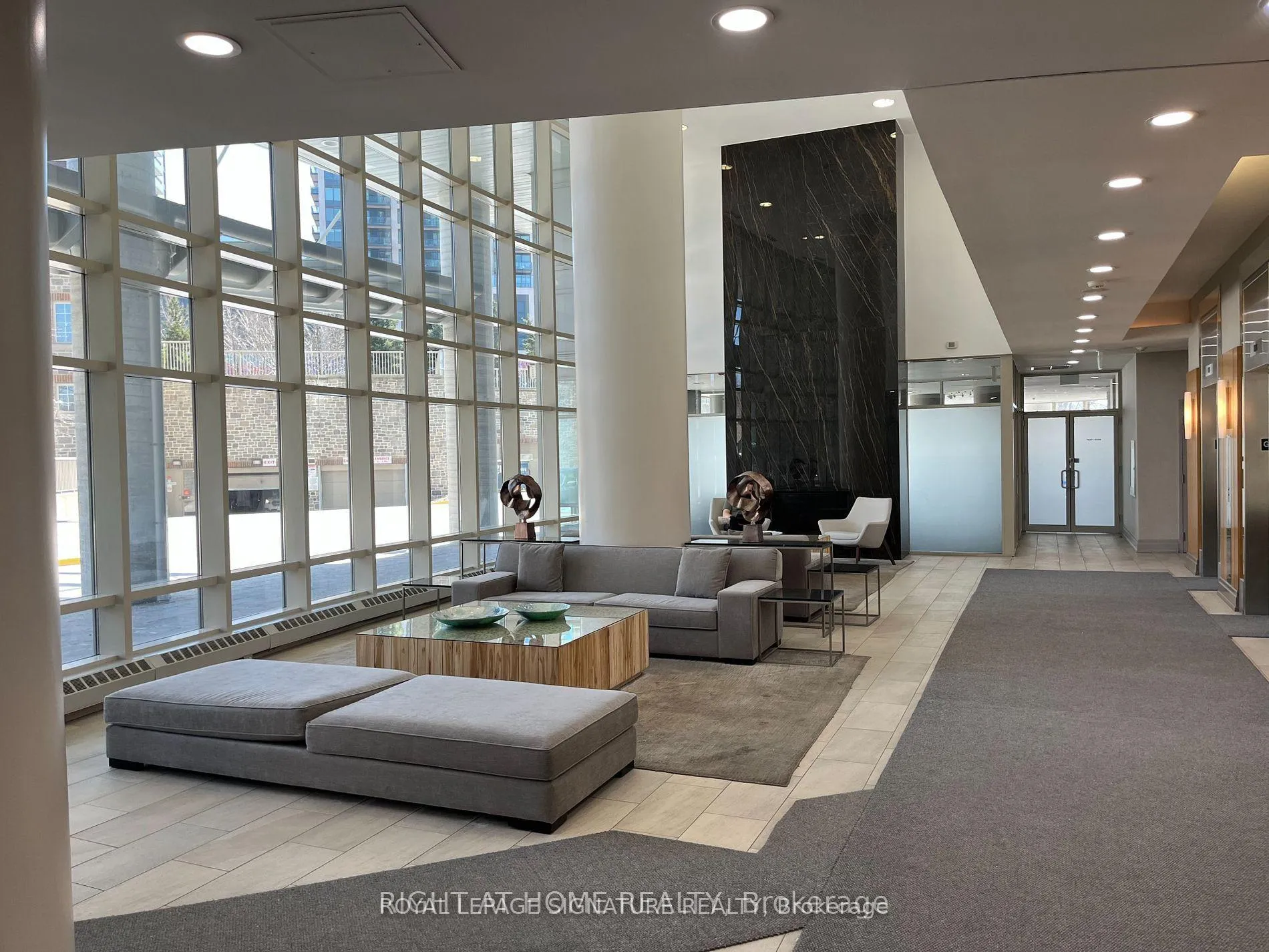 Photo 3 of Unit 1803, 15 Windermere Avenue, Toronto, High Park-Swansea — HOMEH