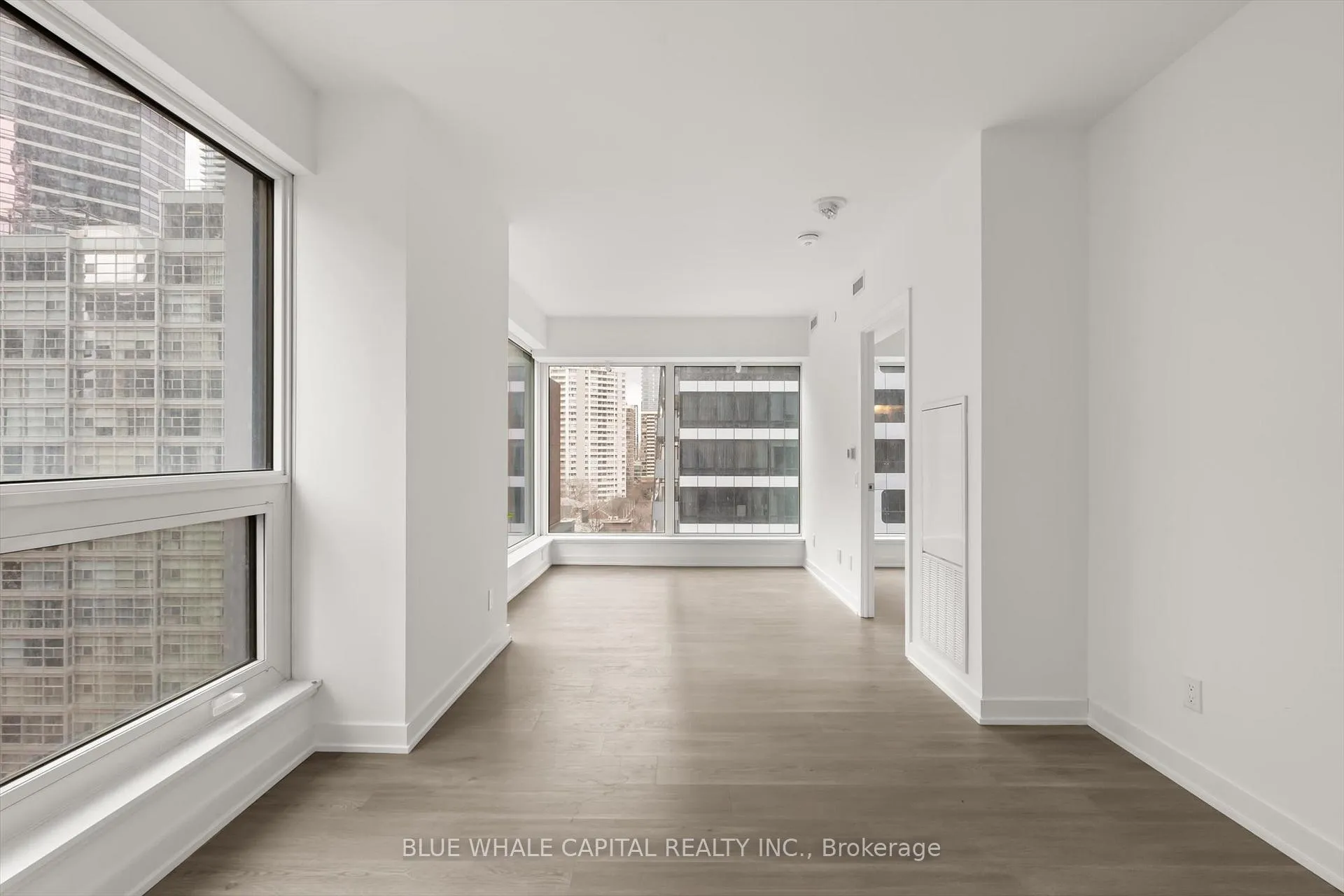 Photo 3 of Unit 1103, 8 Wellesley Street W, Toronto, Bay Street Corridor — HOMEH