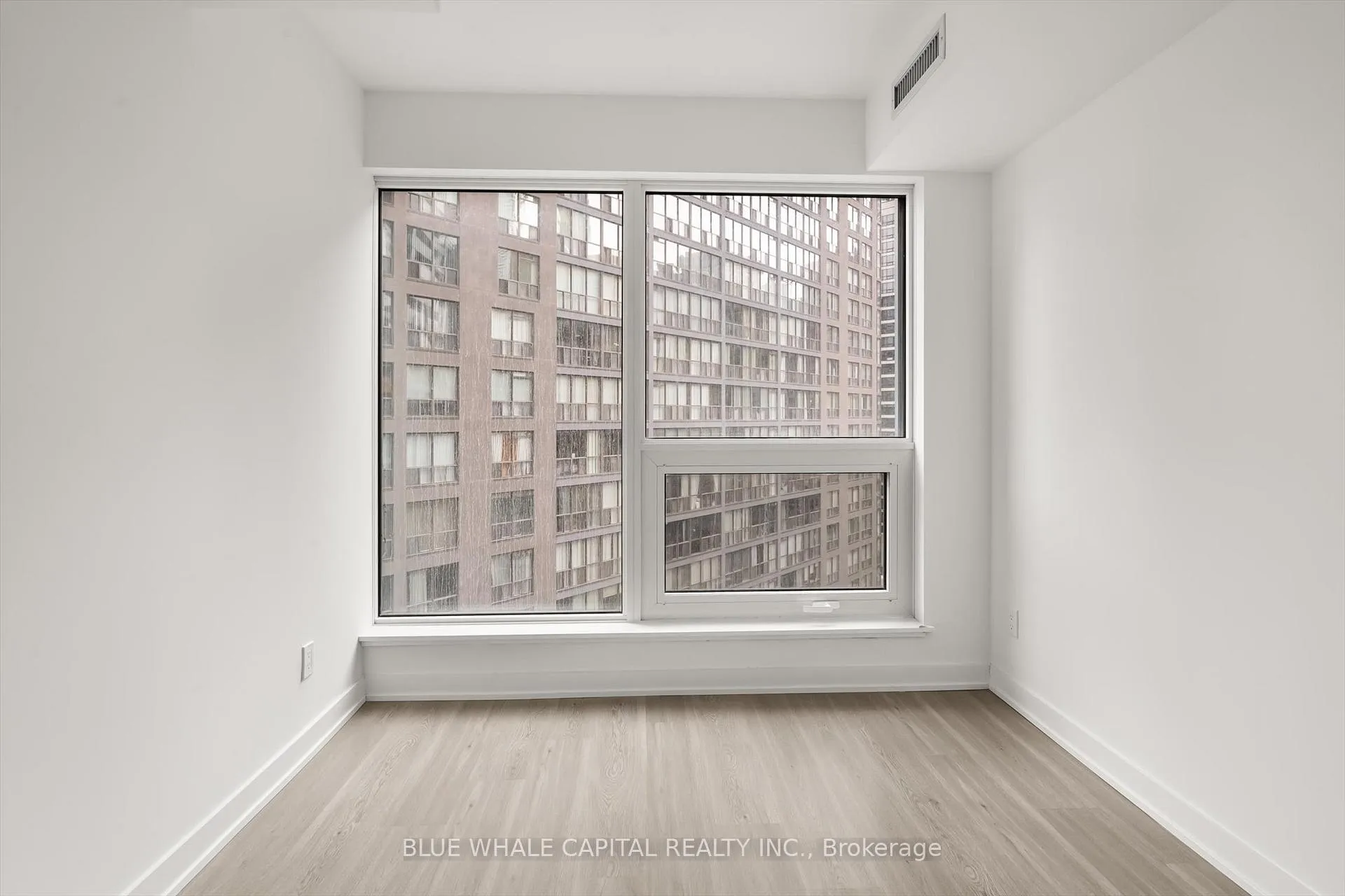 Photo 6 of Unit 1103, 8 Wellesley Street W, Toronto, Bay Street Corridor — HOMEH