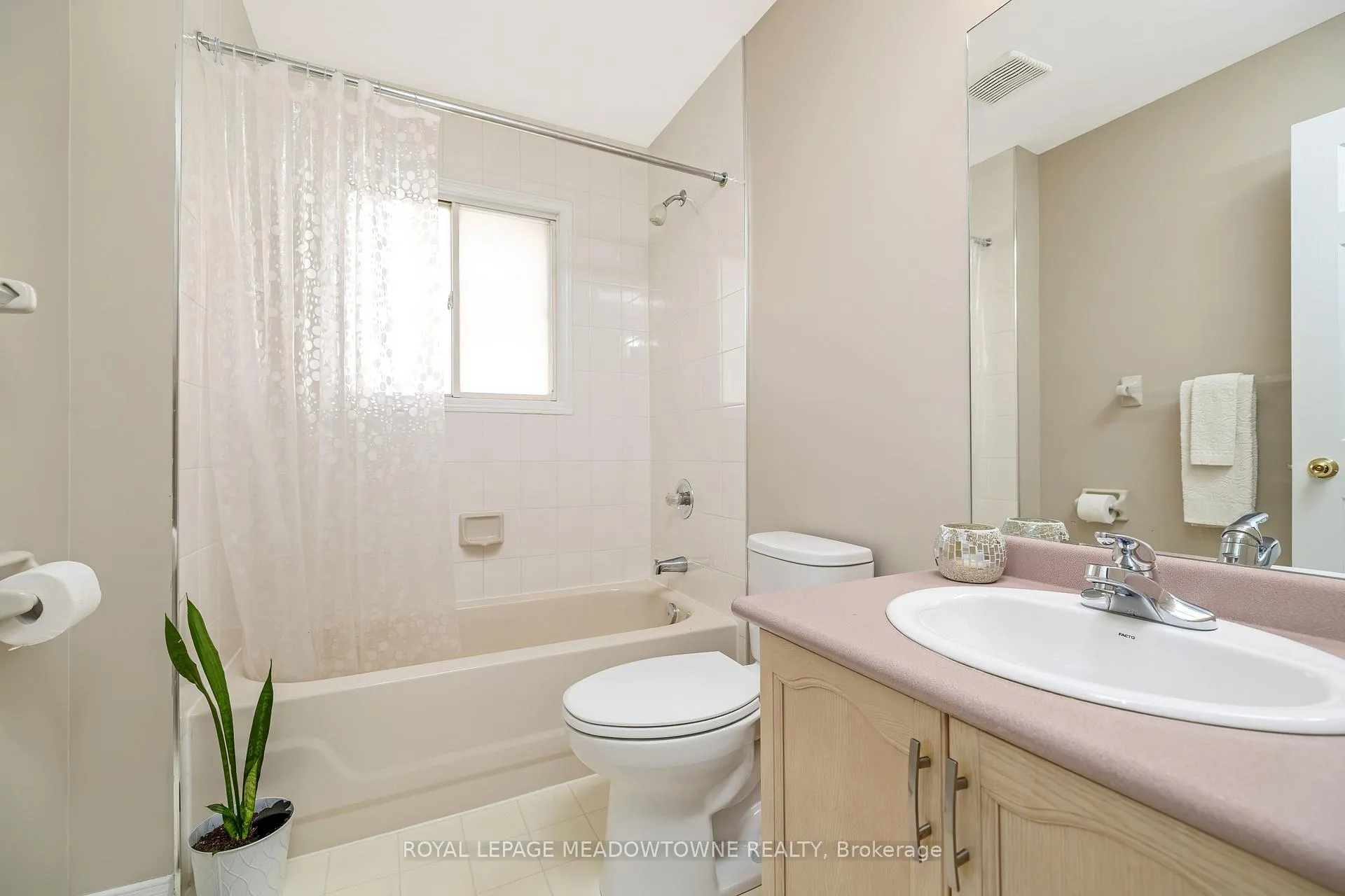 Photo 30 of 86 Rocky Mountain Crescent, Brampton, Sandringham-Wellington — HOMEH