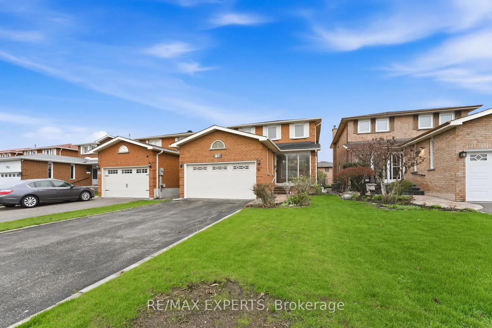 Photo 2 of 128 Kaiser Drive, Vaughan, West Woodbridge — HOMEH