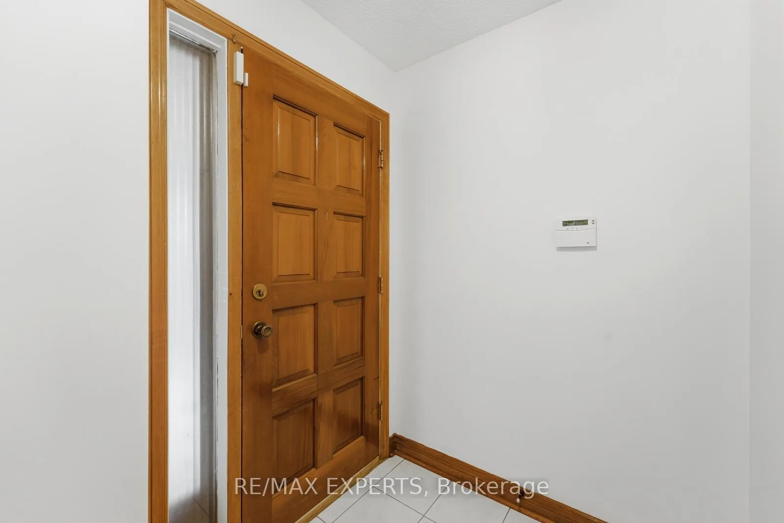 Photo 4 of 128 Kaiser Drive, Vaughan, West Woodbridge — HOMEH