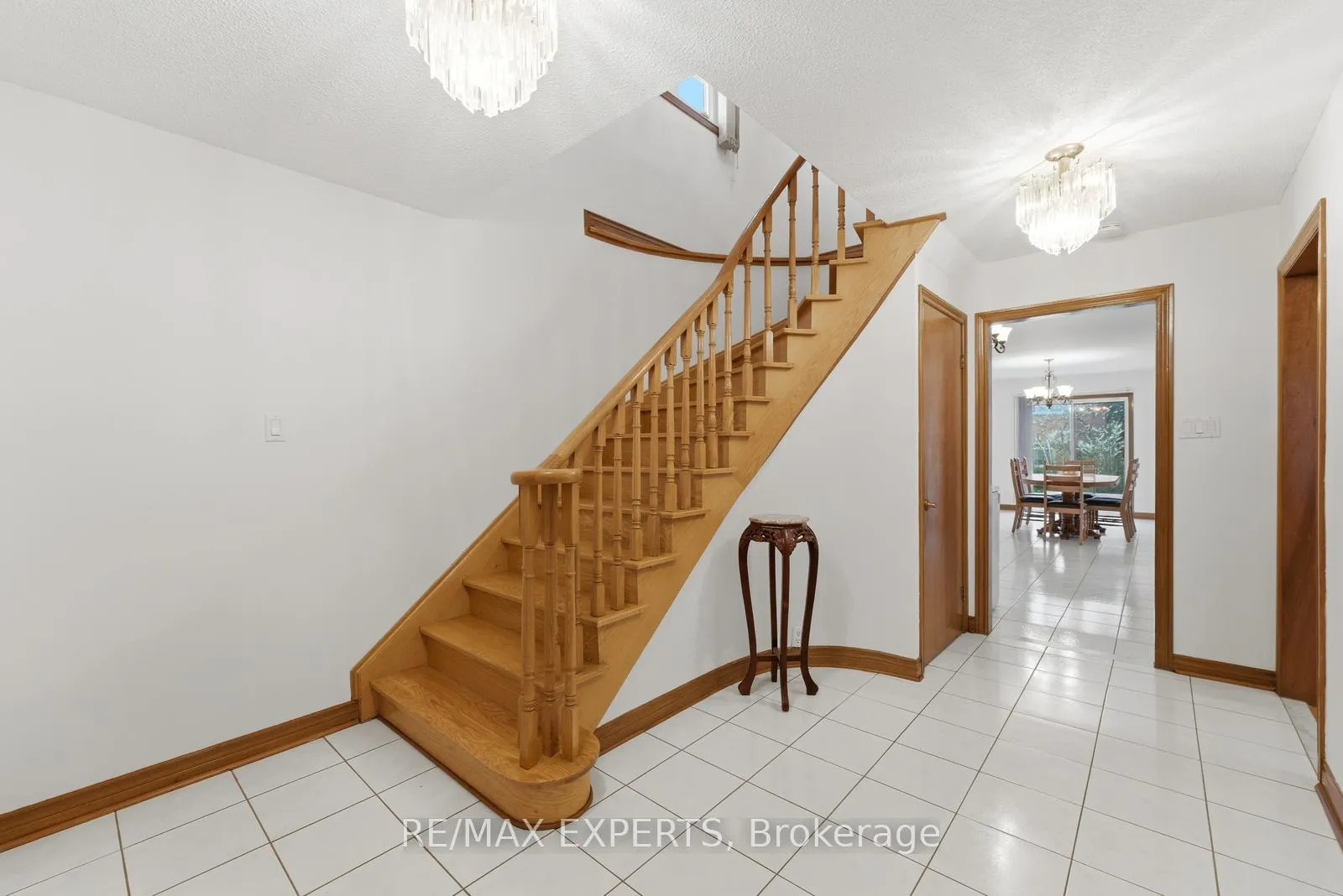 Photo 6 of 128 Kaiser Drive, Vaughan, West Woodbridge — HOMEH