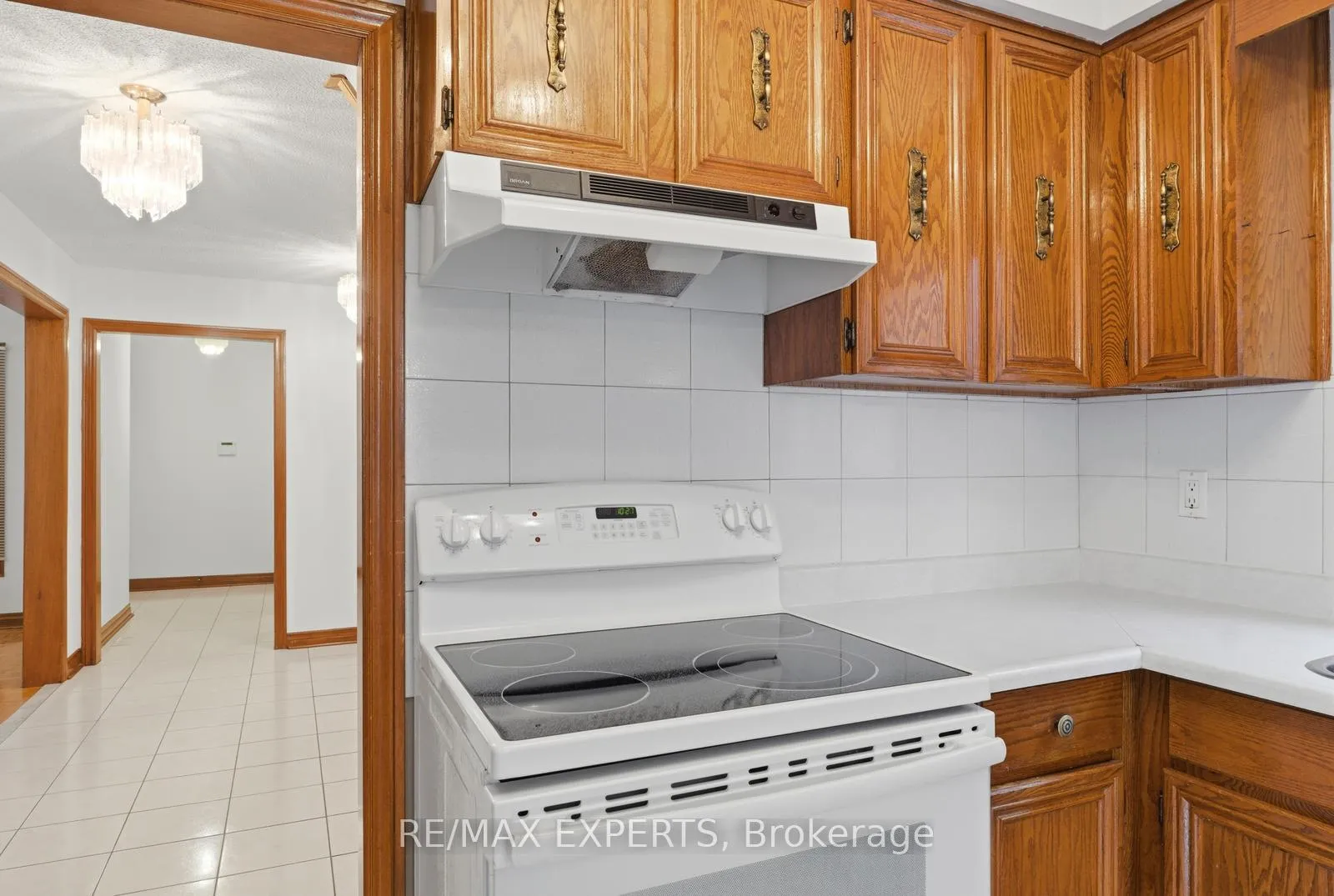 Photo 10 of 128 Kaiser Drive, Vaughan, West Woodbridge — HOMEH