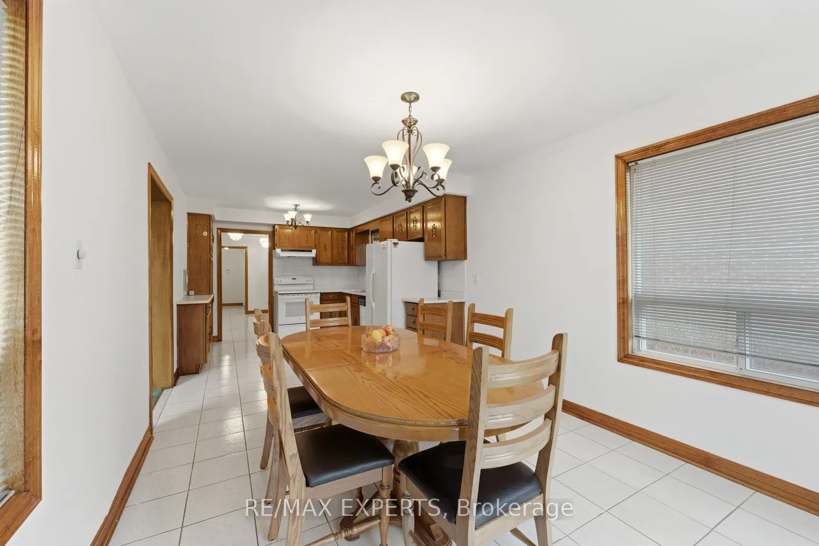 Photo 12 of 128 Kaiser Drive, Vaughan, West Woodbridge — HOMEH