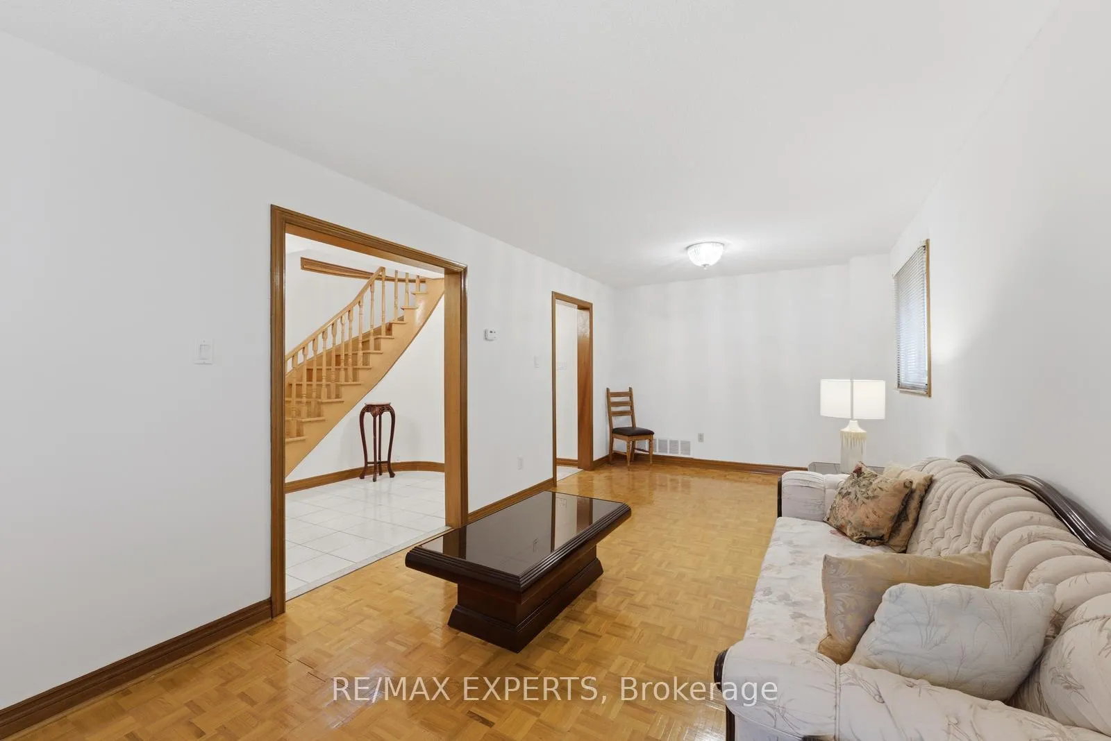 Photo 15 of 128 Kaiser Drive, Vaughan, West Woodbridge — HOMEH