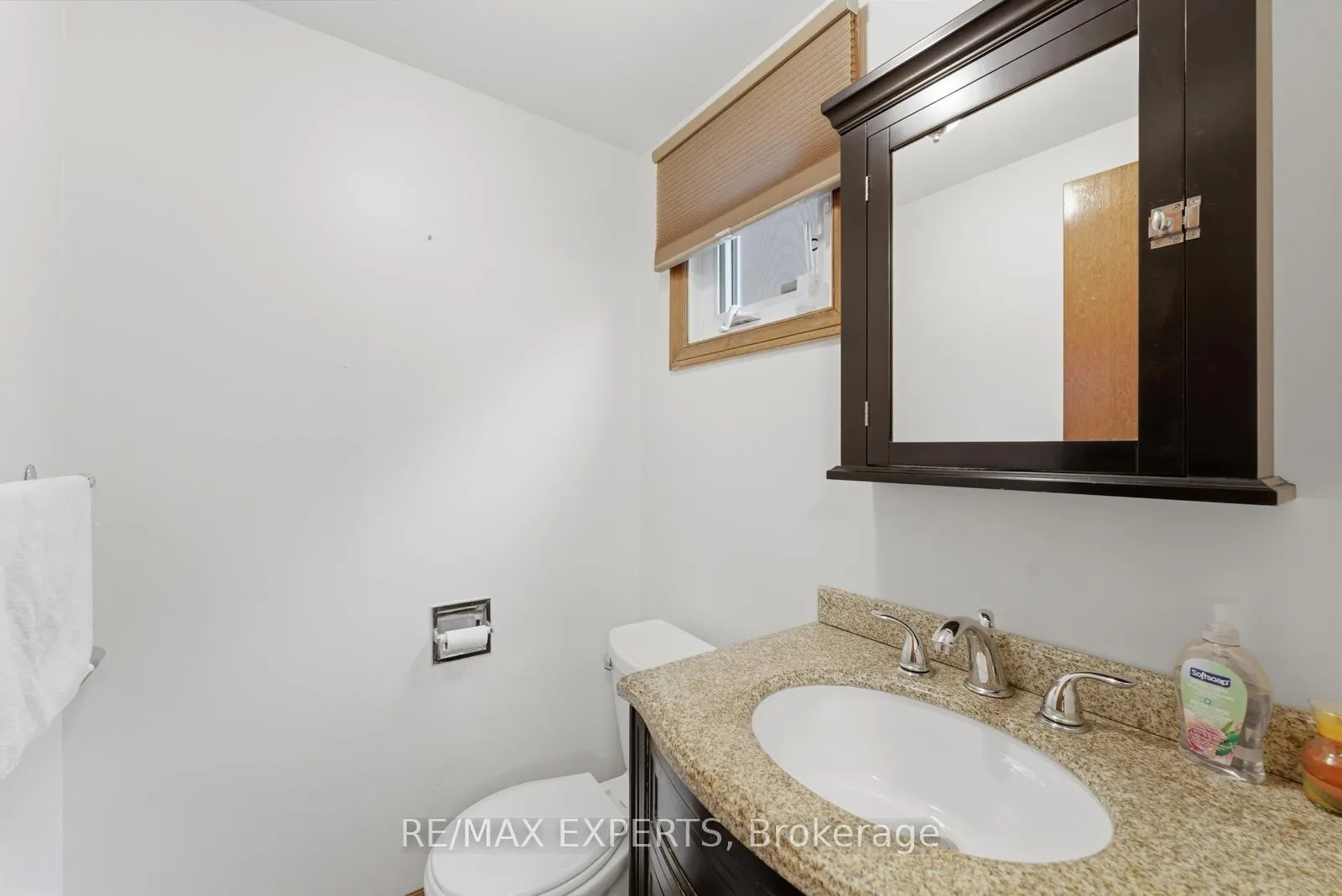 Photo 18 of 128 Kaiser Drive, Vaughan, West Woodbridge — HOMEH