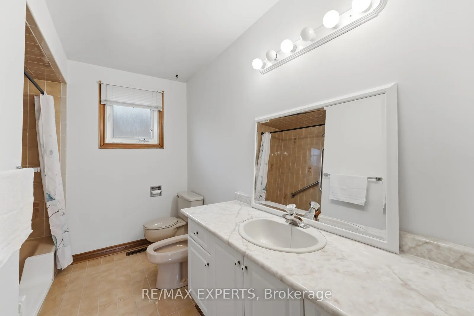 Photo 25 of 128 Kaiser Drive, Vaughan, West Woodbridge — HOMEH
