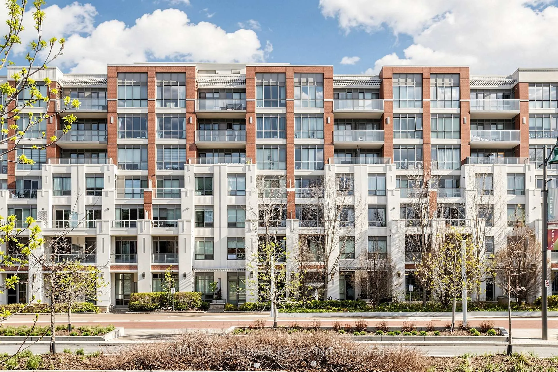 Photo 5 of Unit 314B, 21 Upper Duke Crescent, Markham, Unionville — HOMEH