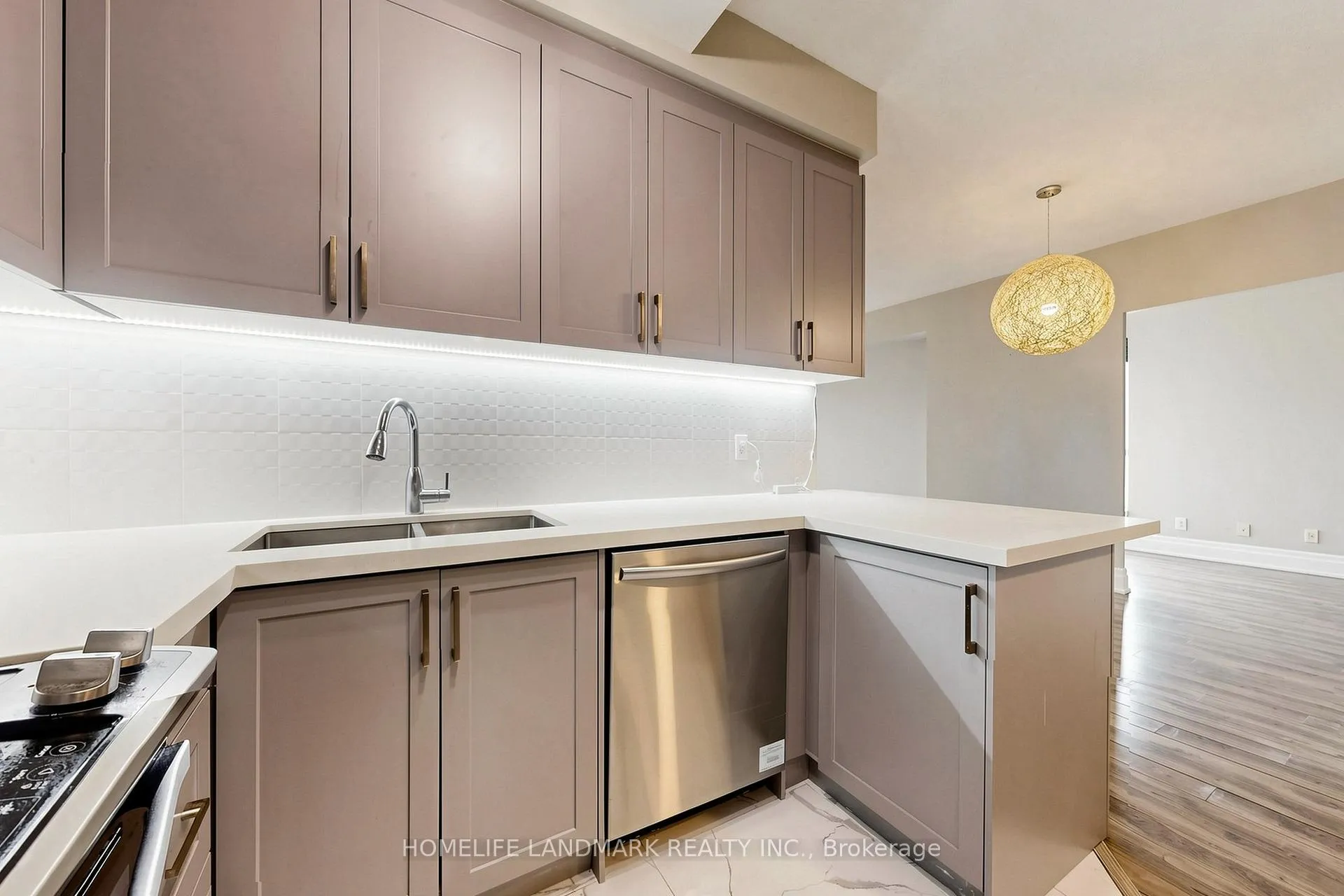Photo 17 of Unit 314B, 21 Upper Duke Crescent, Markham, Unionville — HOMEH