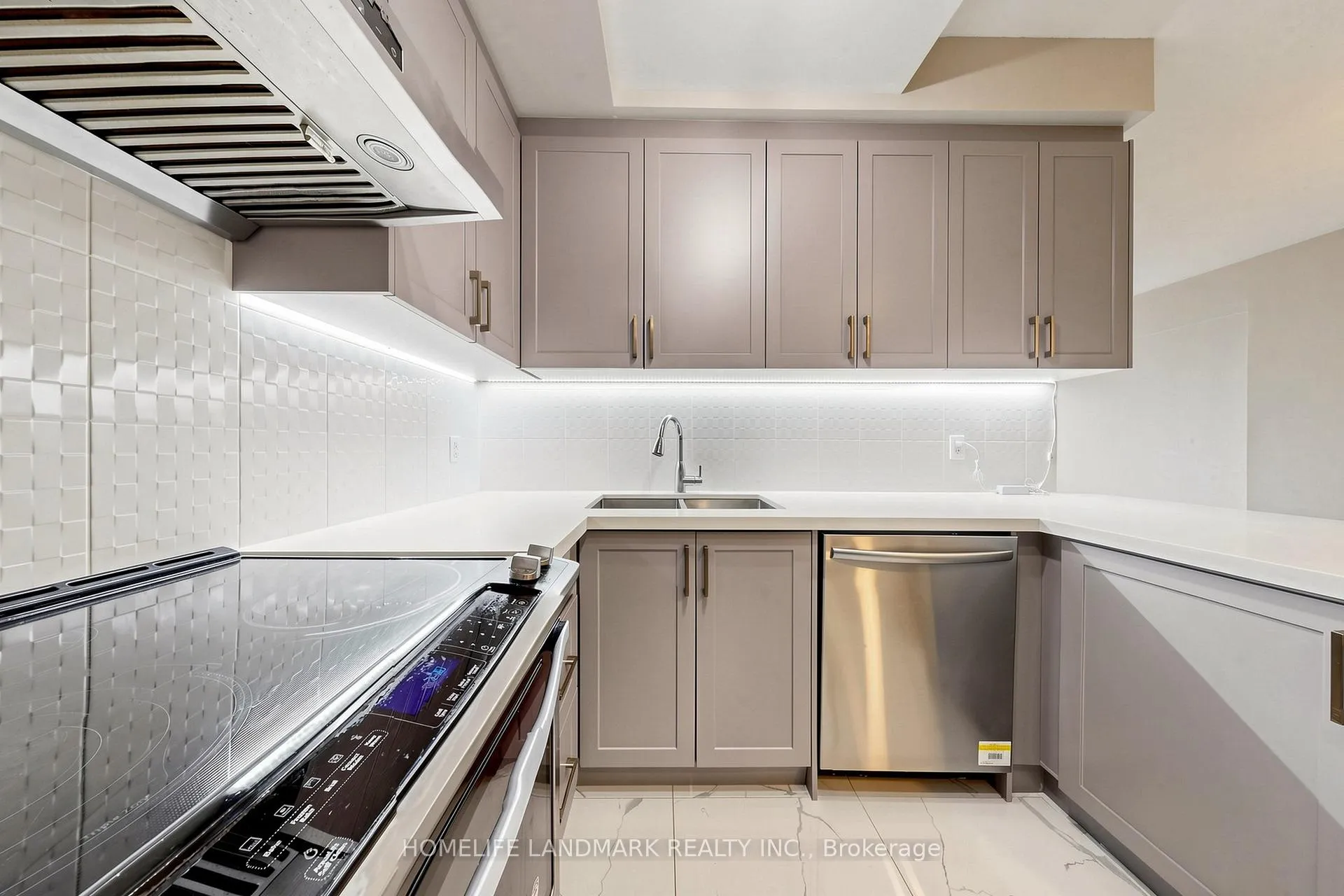 Photo 18 of Unit 314B, 21 Upper Duke Crescent, Markham, Unionville — HOMEH