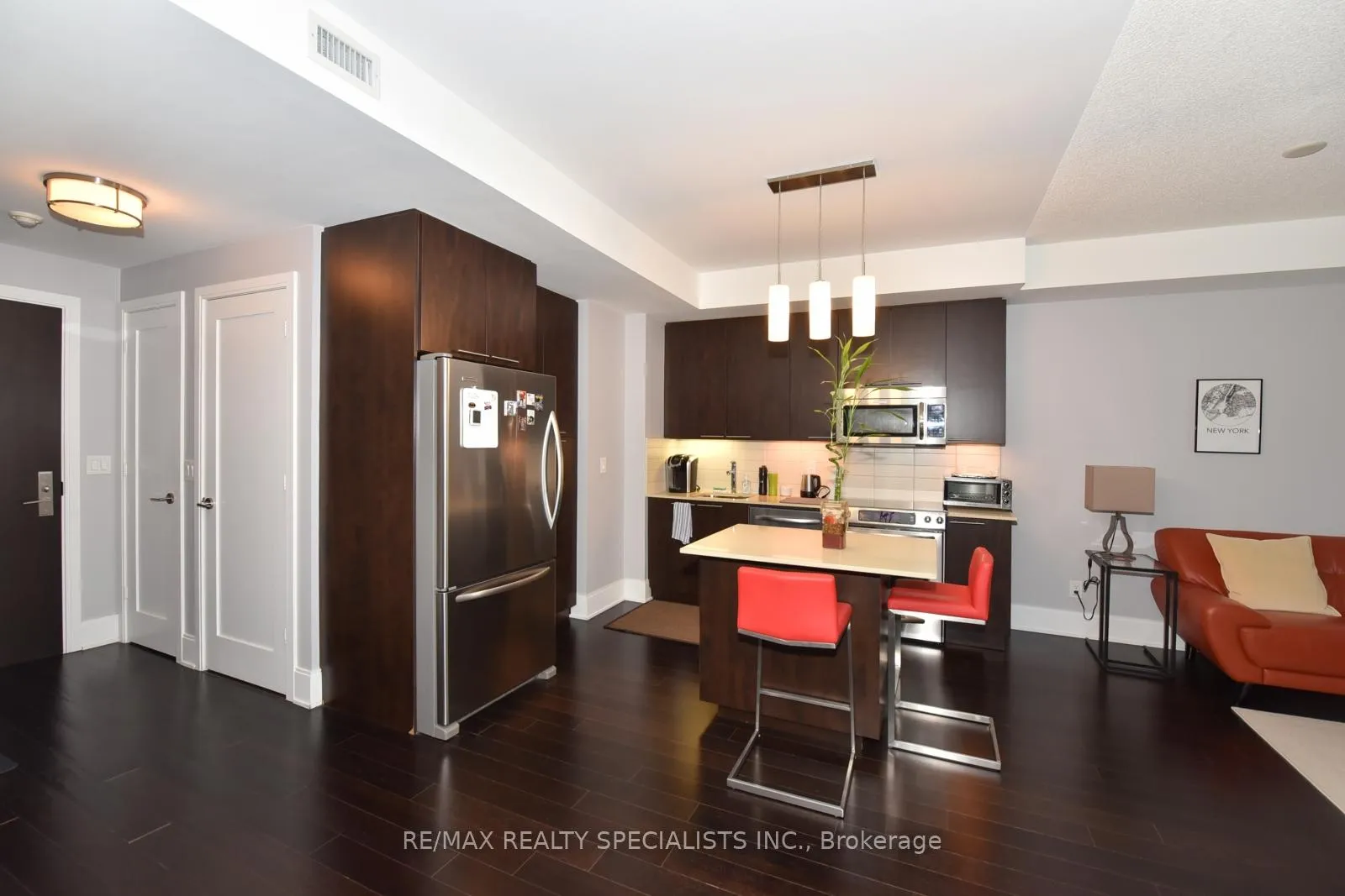 Photo 4 of Unit 712, 70 Roehampton Avenue, Toronto, Mount Pleasant West — HOMEH