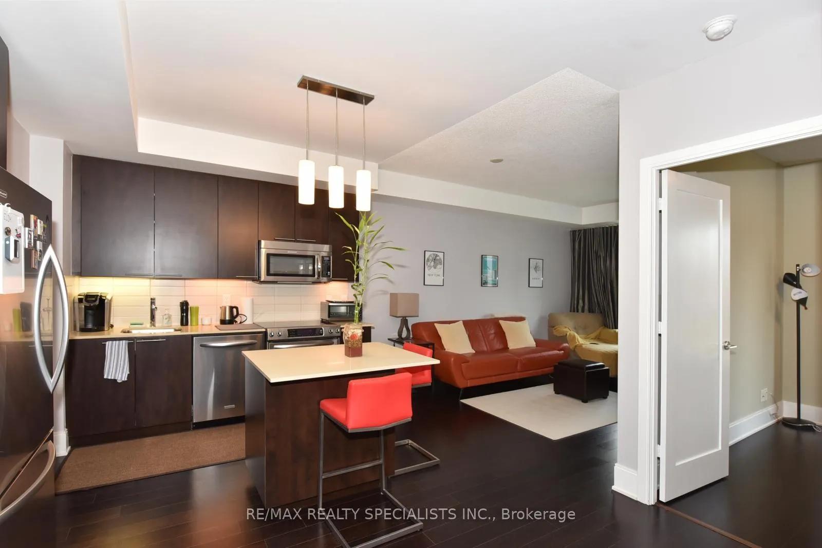 Photo 6 of Unit 712, 70 Roehampton Avenue, Toronto, Mount Pleasant West — HOMEH