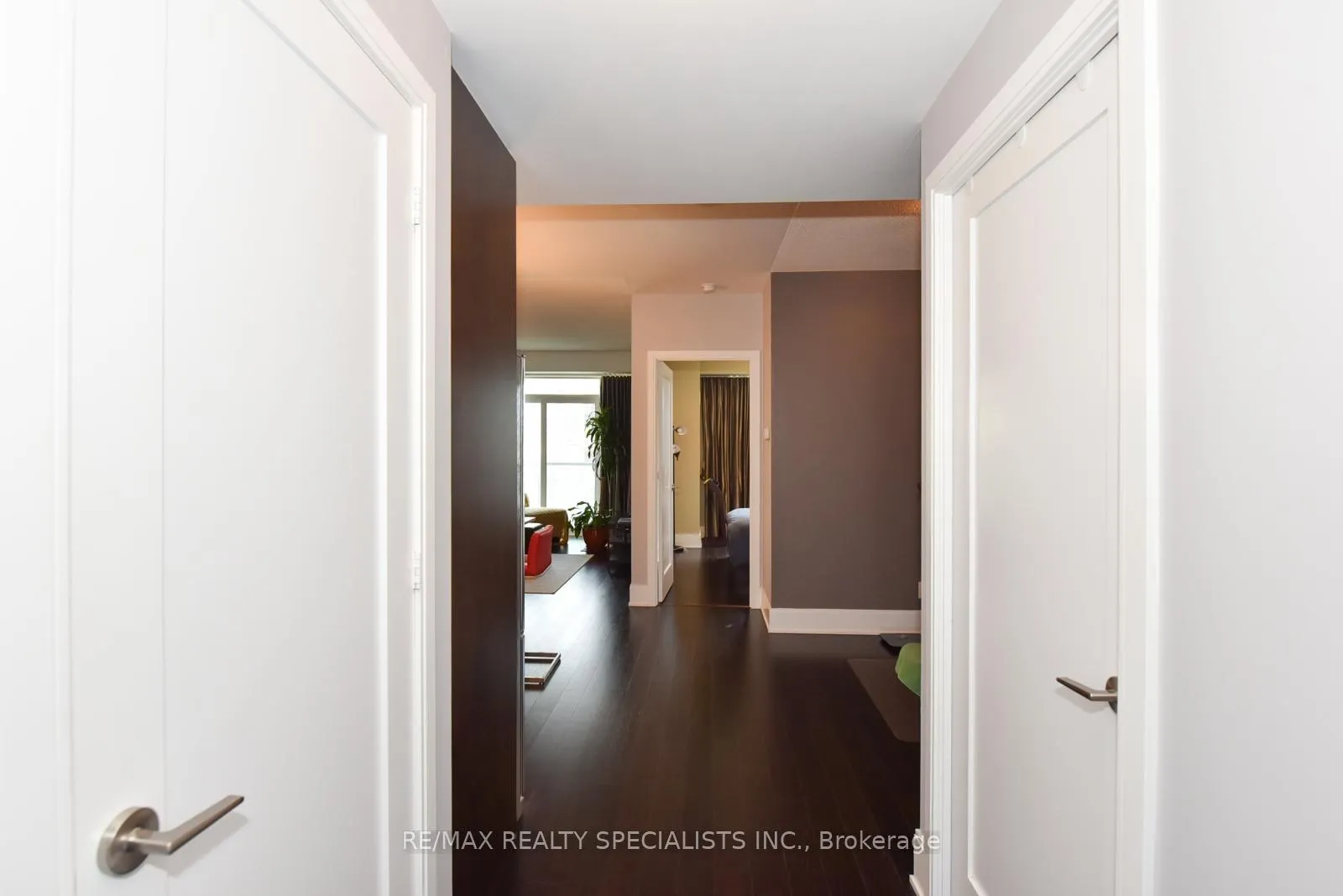 Photo 9 of Unit 712, 70 Roehampton Avenue, Toronto, Mount Pleasant West — HOMEH