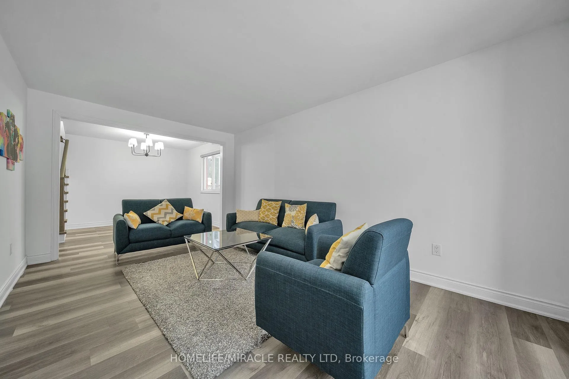 Photo 3 of 261 Country Hill Drive, Kitchener, Country Hills — HOMEH