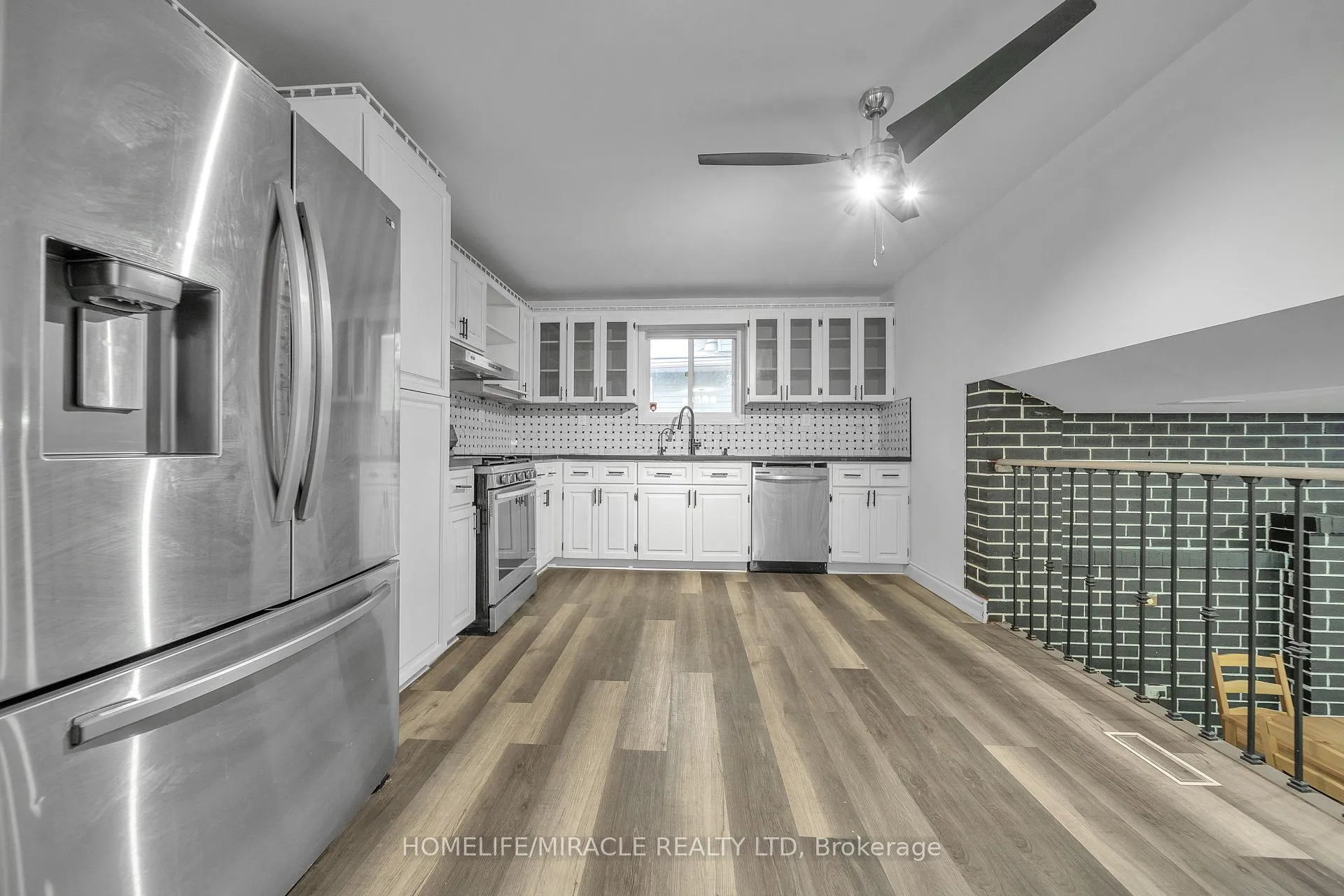Photo 5 of 261 Country Hill Drive, Kitchener, Country Hills — HOMEH