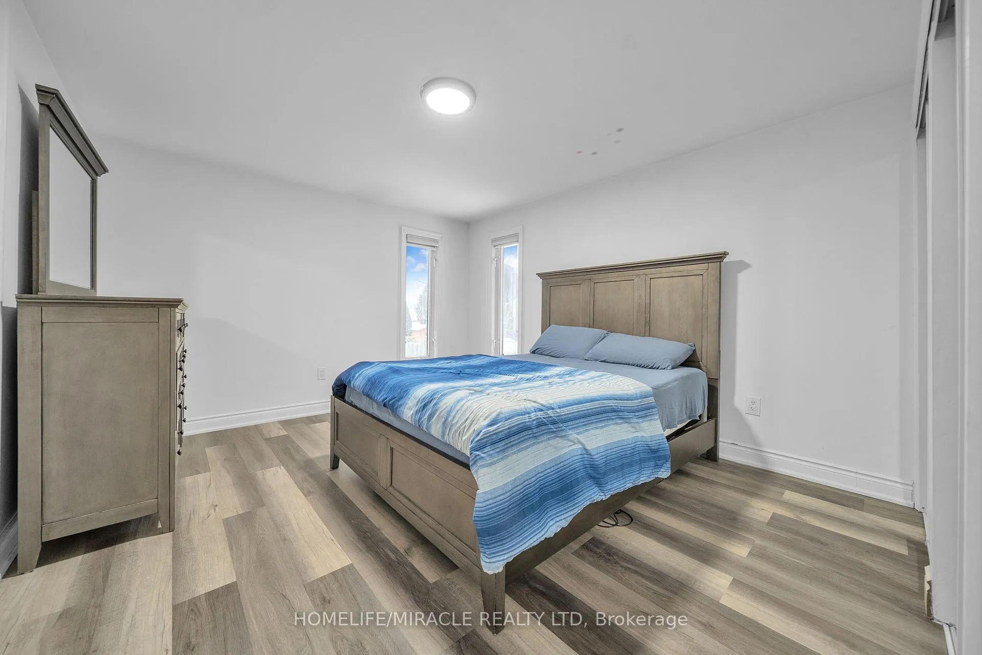 Photo 9 of 261 Country Hill Drive, Kitchener, Country Hills — HOMEH