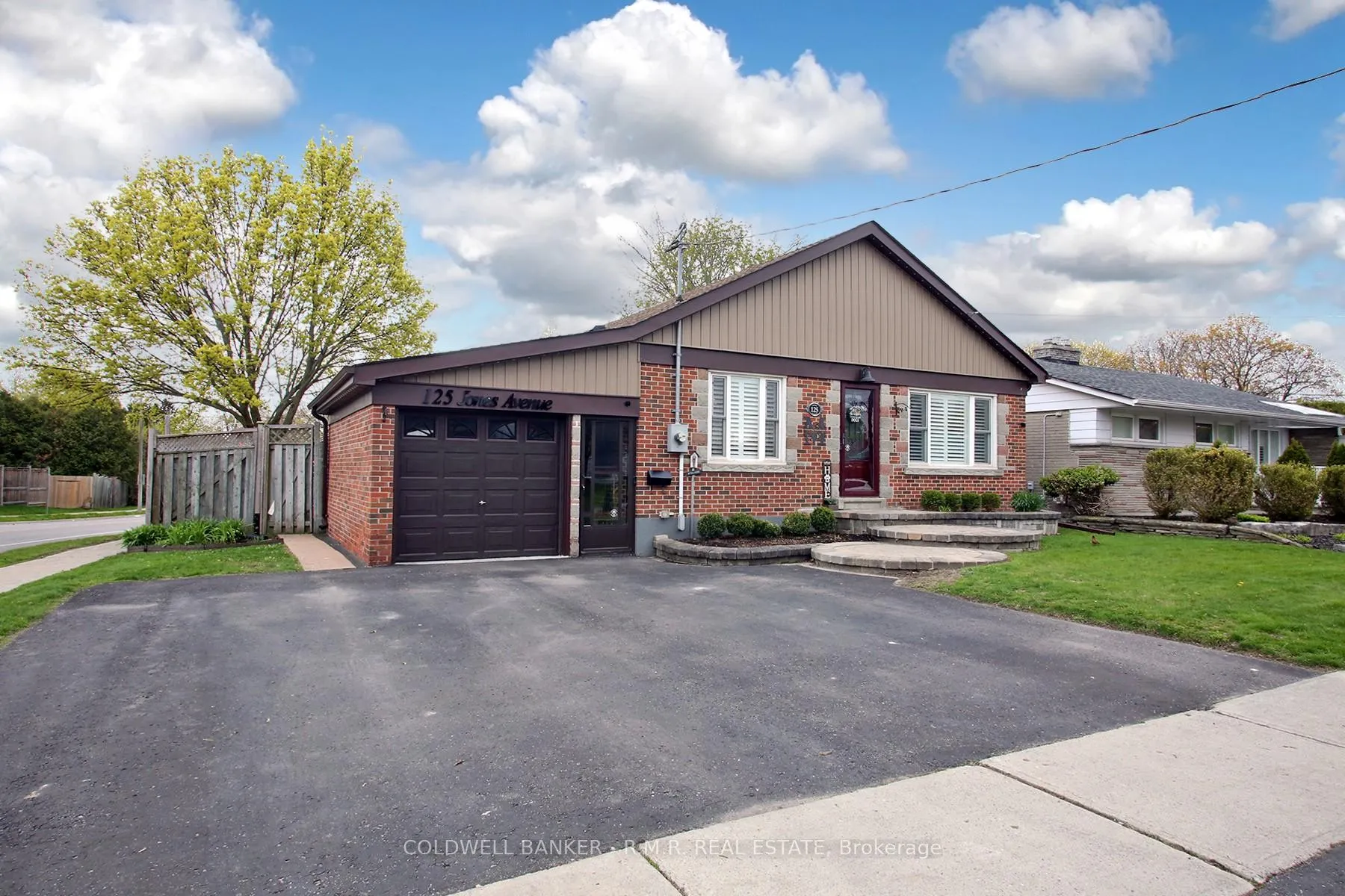 Photo 2 of 125 Jones Avenue, Oshawa, Centennial — HOMEH
