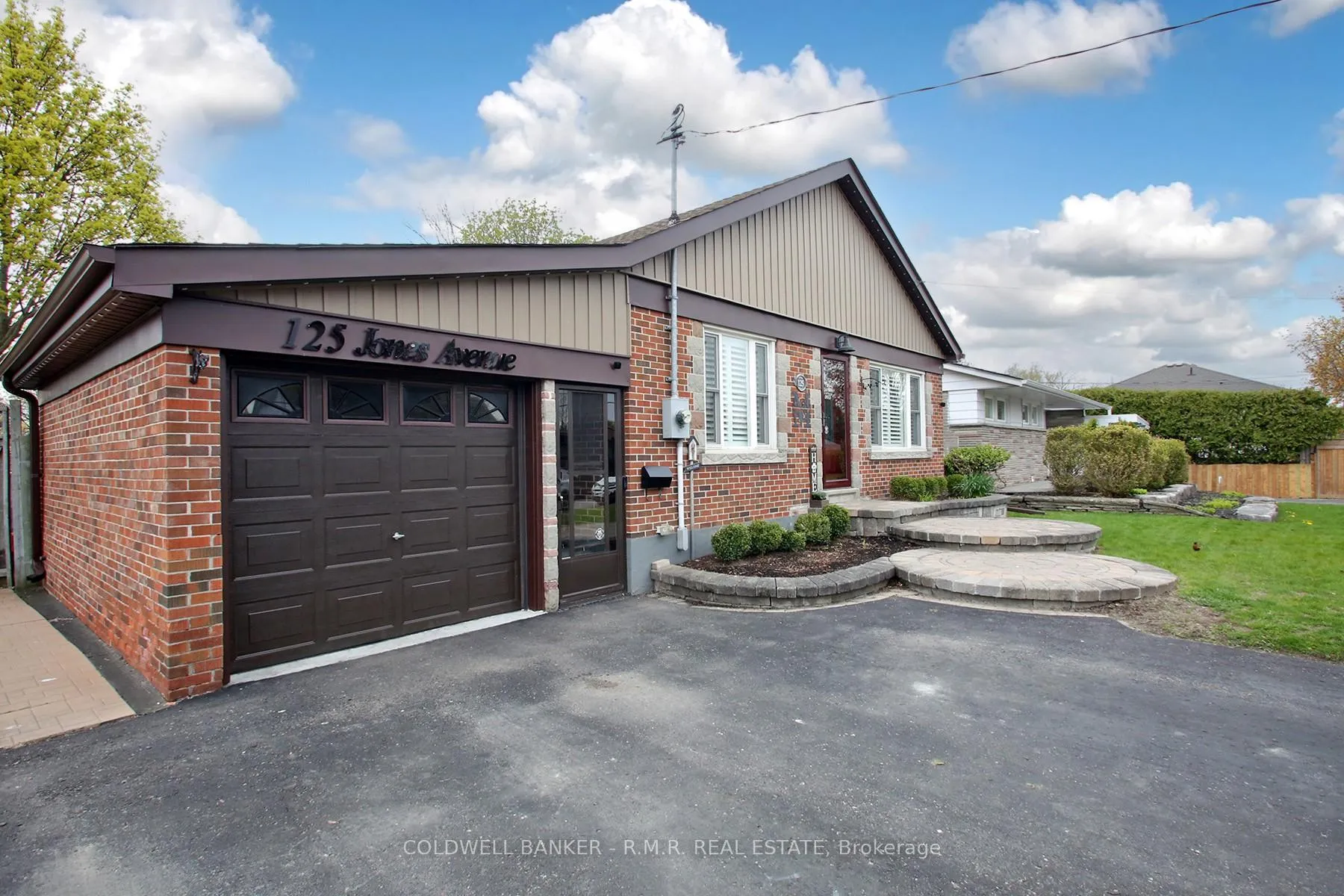 Photo 3 of 125 Jones Avenue, Oshawa, Centennial — HOMEH