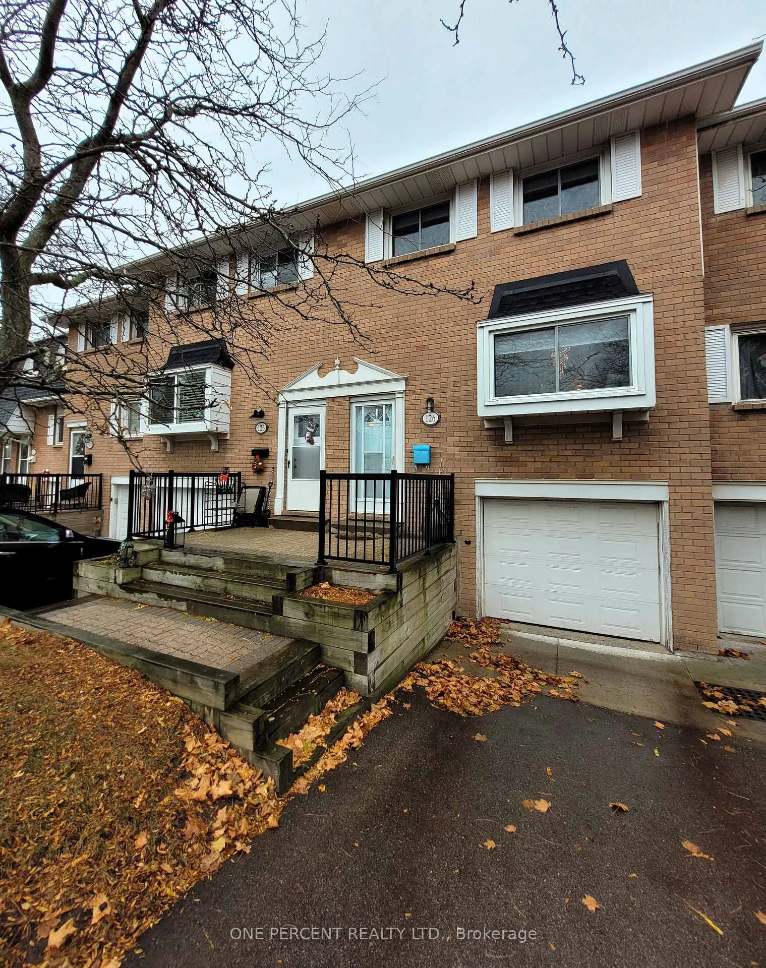 Front of Unit 126, 185 Denistoun Street S