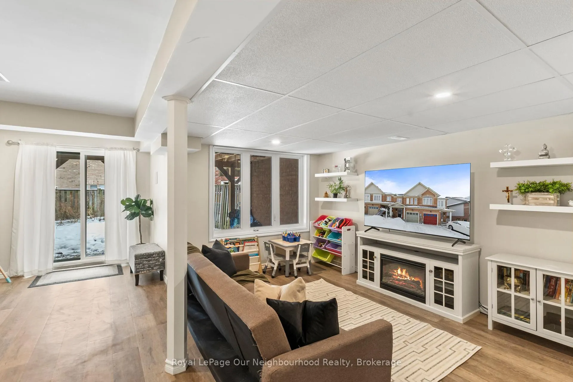 Photo 20 of 53 Kersey Crescent, Clarington, Courtice — HOMEH