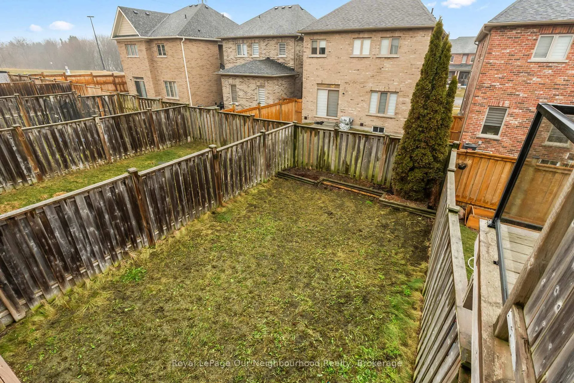 Photo 28 of 53 Kersey Crescent, Clarington, Courtice — HOMEH