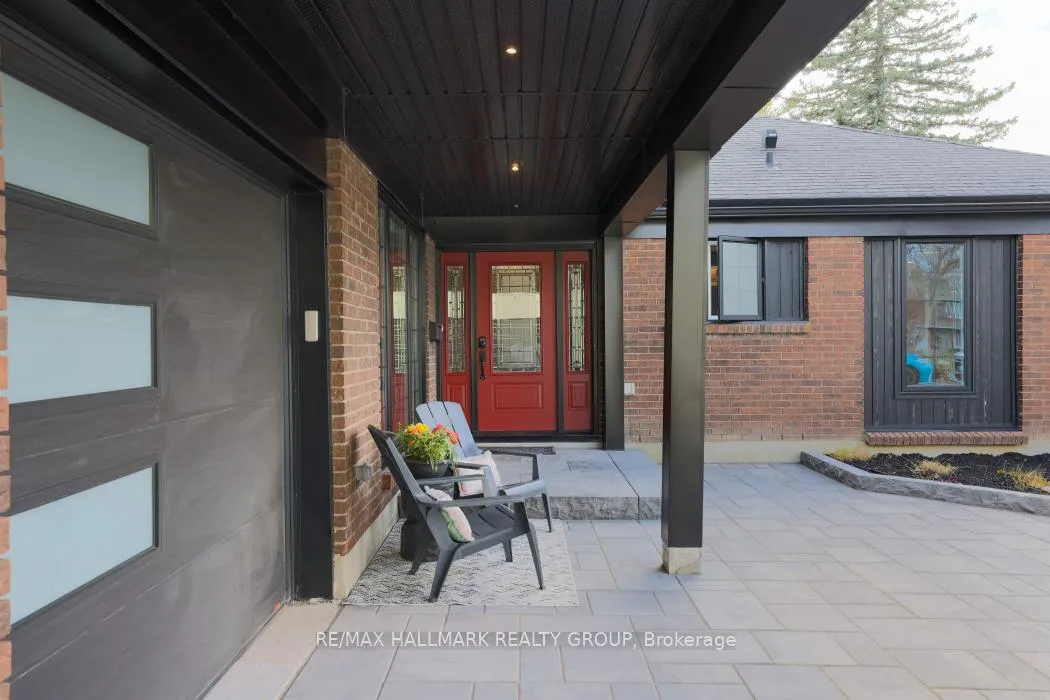 Photo 4 of 1996 Quincy Avenue, Ottawa, Beacon Hill North — HOMEH
