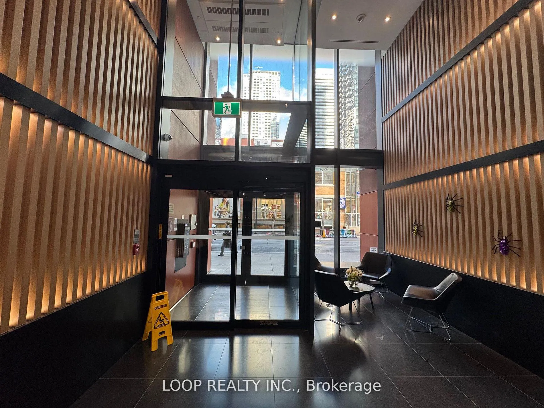 Photo 3 of Unit 1308, 357 King Street W, Toronto, Waterfront Communities — HOMEH