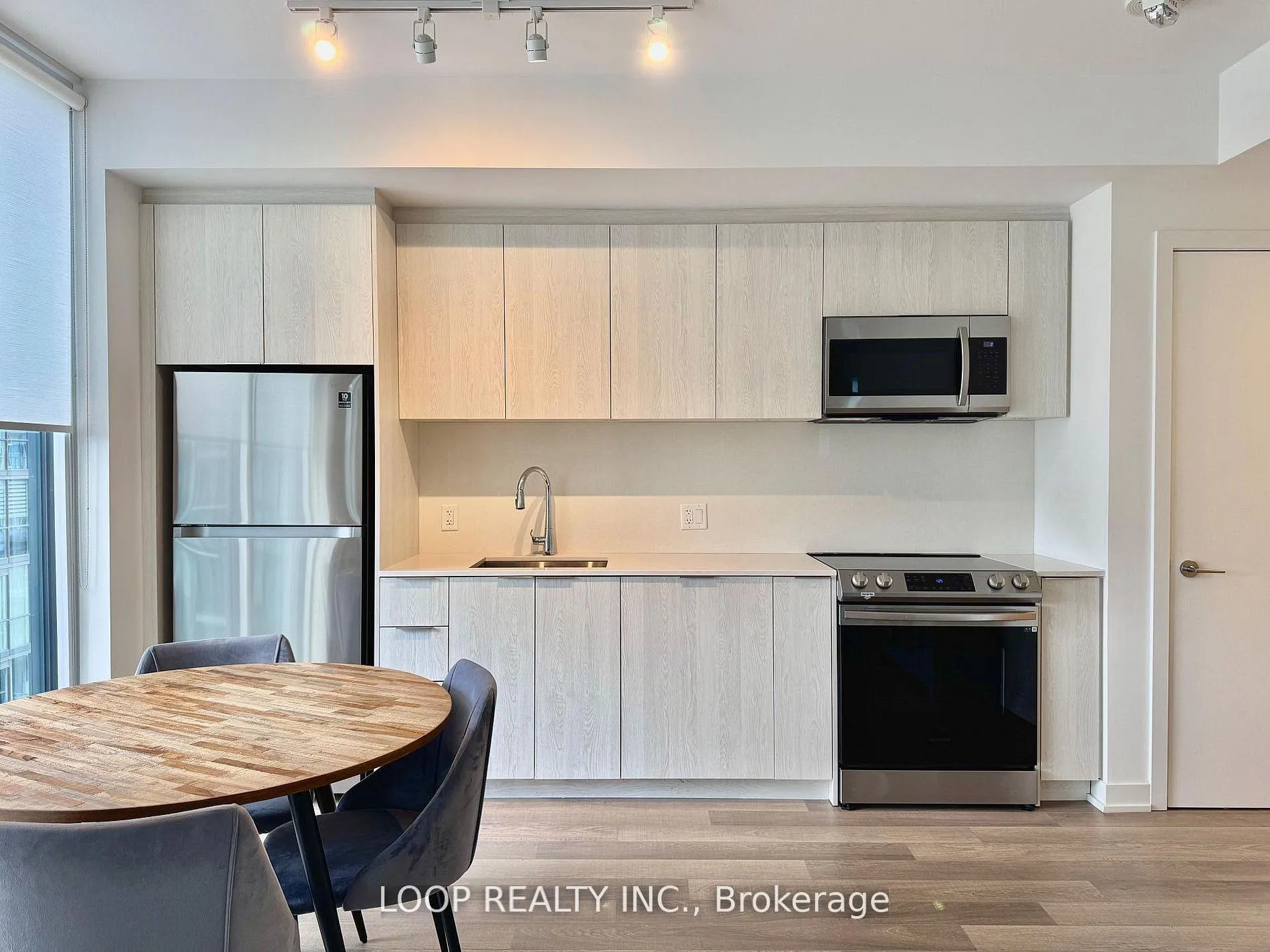 Photo 6 of Unit 1308, 357 King Street W, Toronto, Waterfront Communities — HOMEH
