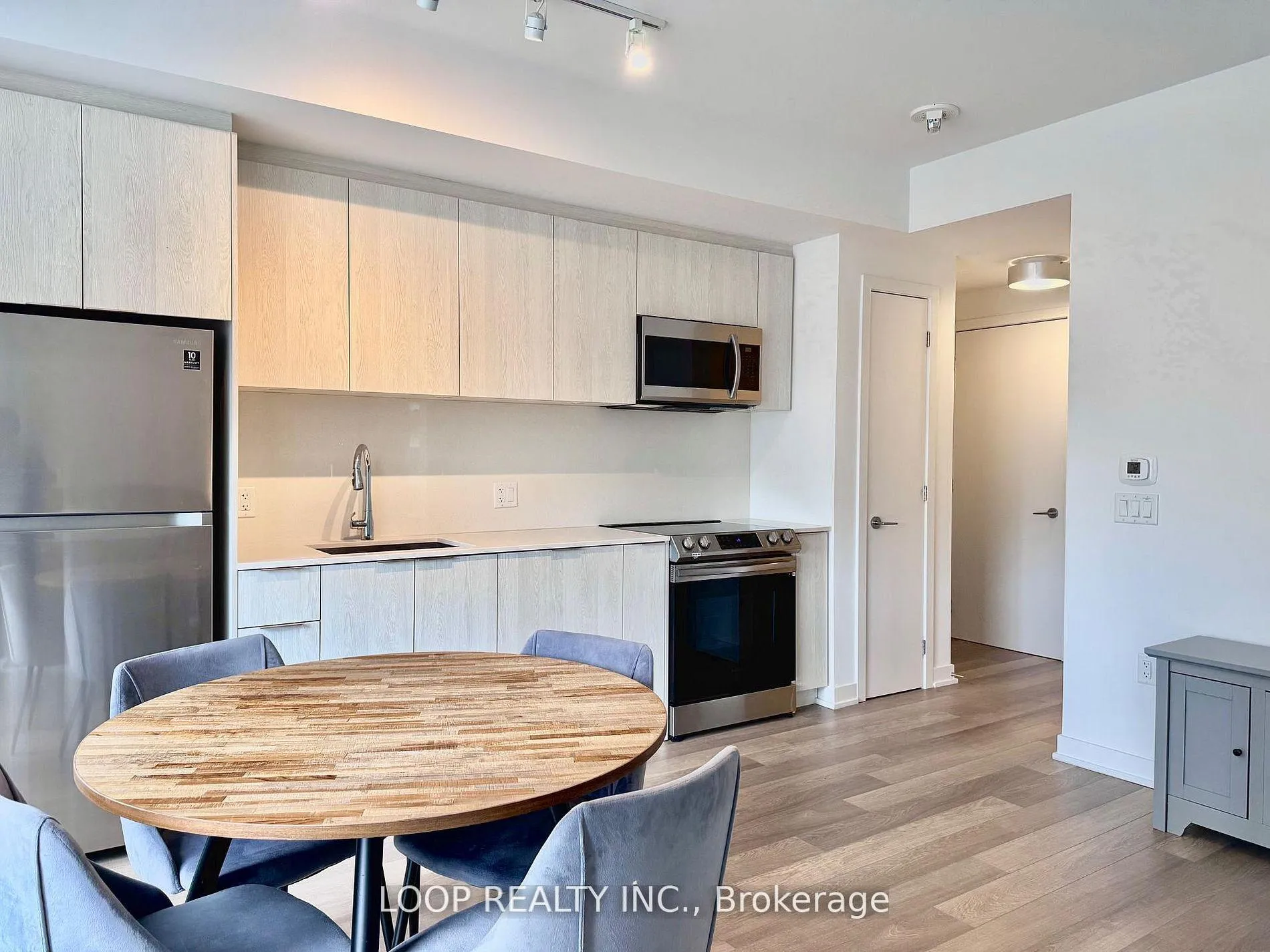 Photo 7 of Unit 1308, 357 King Street W, Toronto, Waterfront Communities — HOMEH