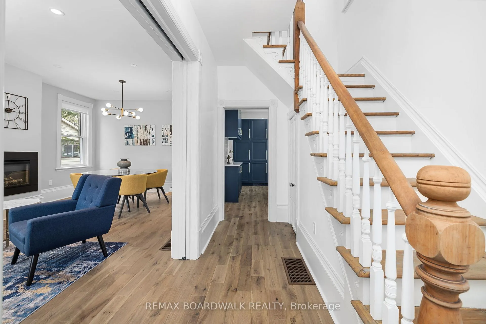 Photo 3 of 45 Drummond Street W, Perth — HOMEH