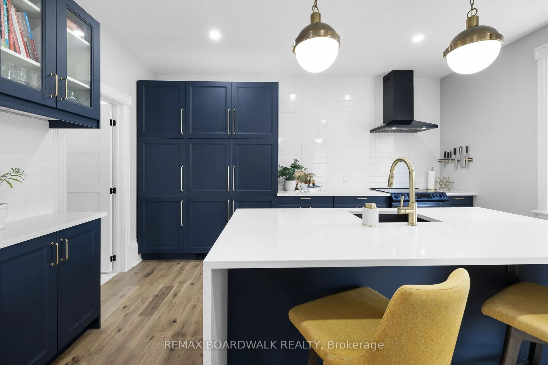 Photo 8 of 45 Drummond Street W, Perth — HOMEH