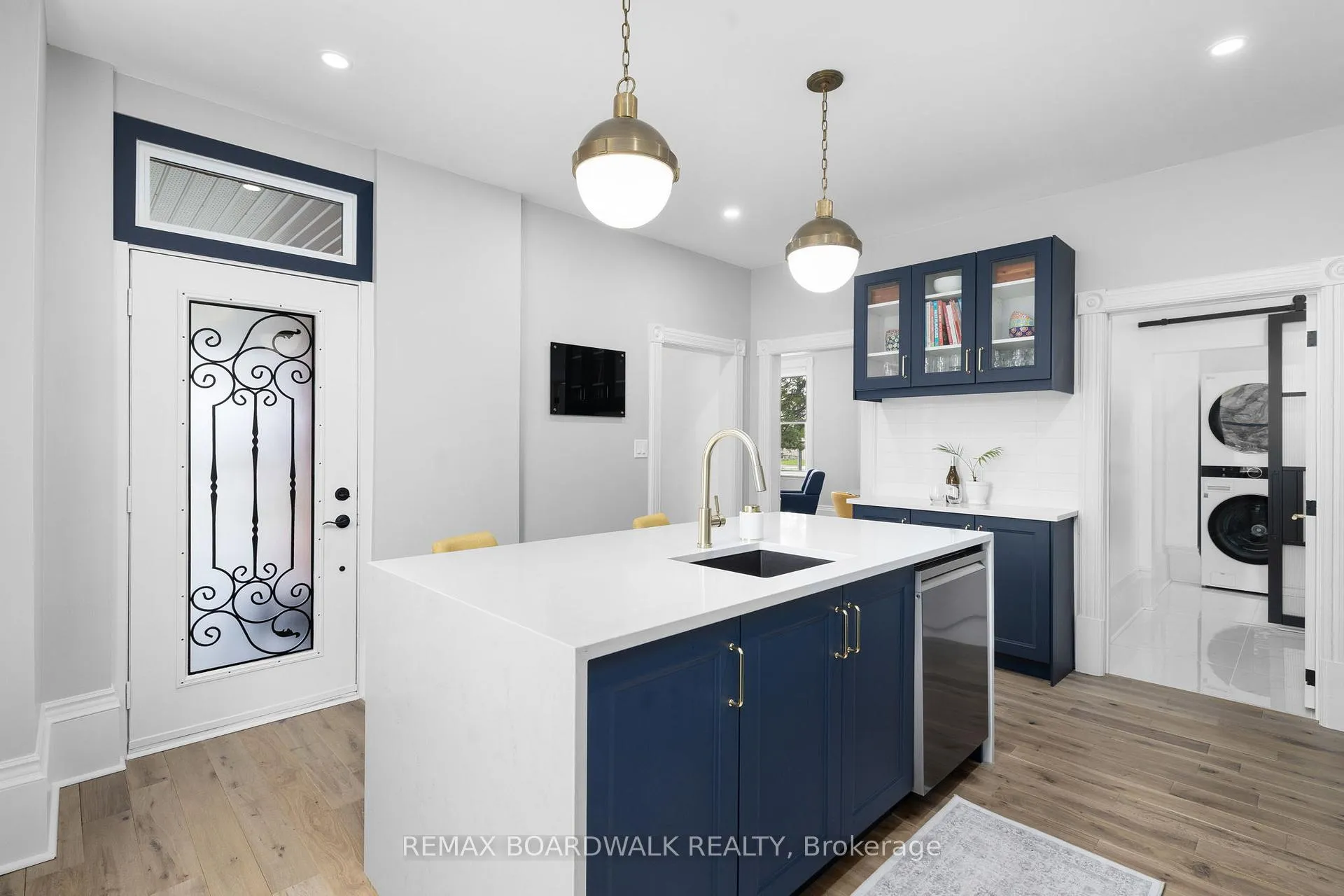 Photo 13 of 45 Drummond Street W, Perth — HOMEH