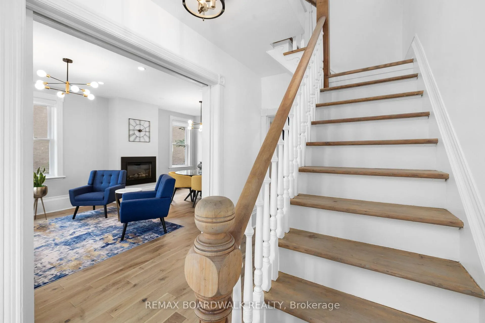 Photo 19 of 45 Drummond Street W, Perth — HOMEH