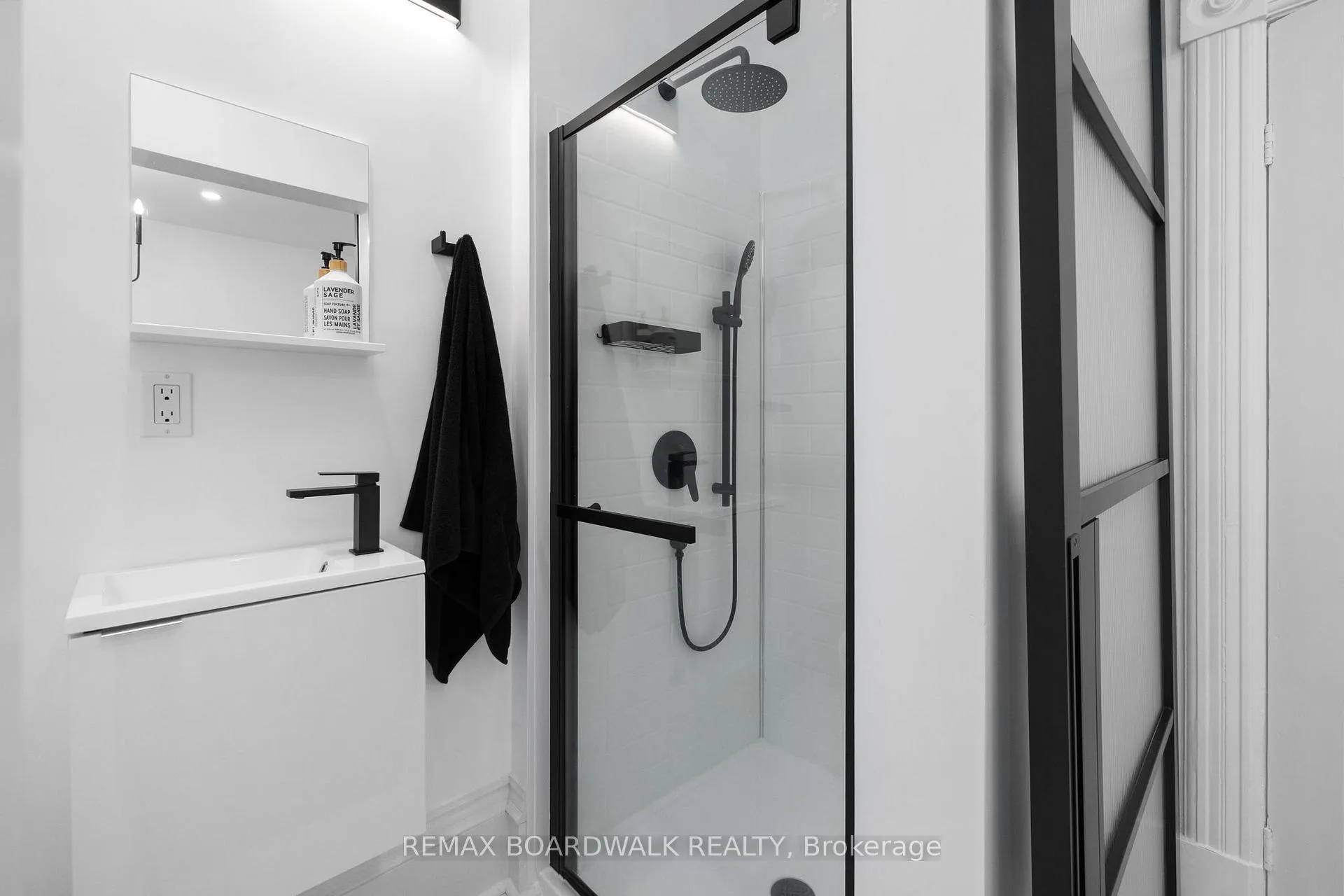 Photo 23 of 45 Drummond Street W, Perth — HOMEH